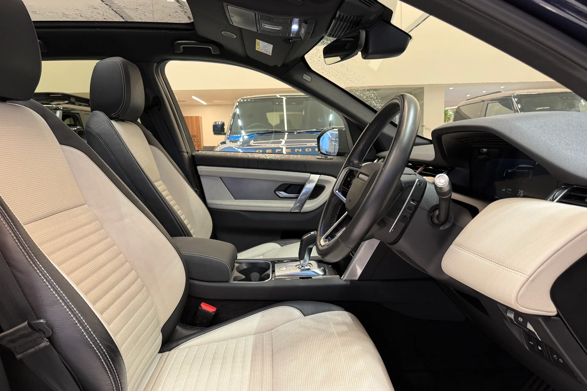 LAND ROVER DISCOVERY SPORT thumbnail image number 32