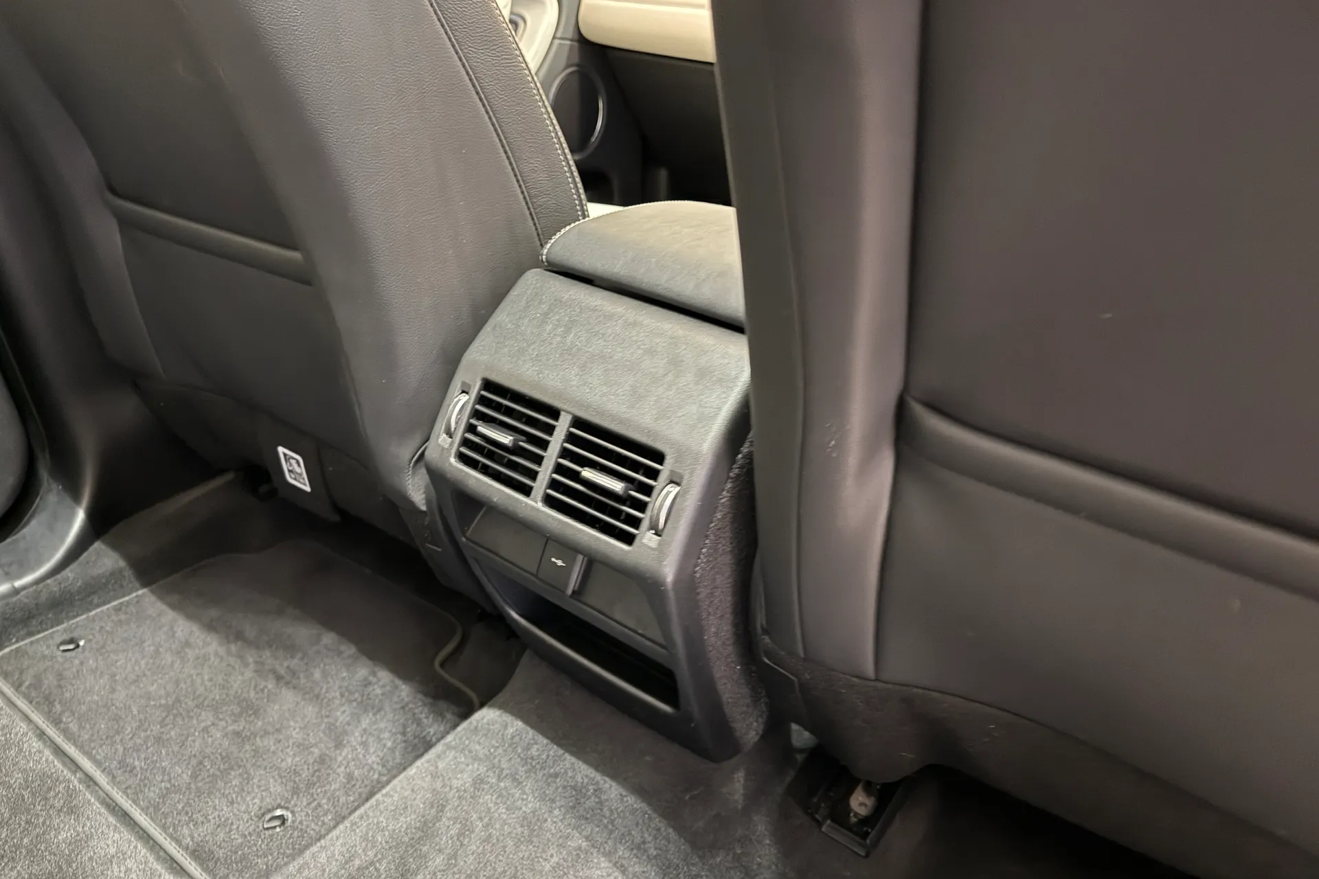 LAND ROVER DISCOVERY SPORT thumbnail image number 30