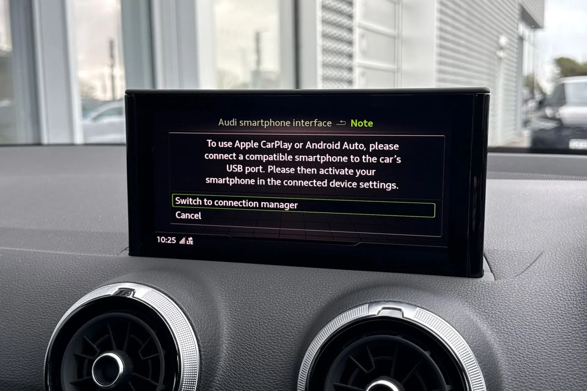 Audi Q2 thumbnail image number 19