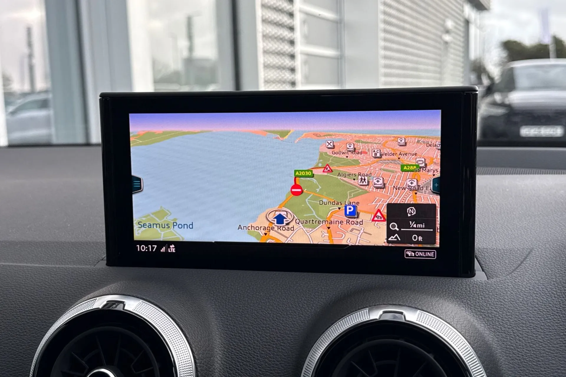 Audi Q2 thumbnail image number 14