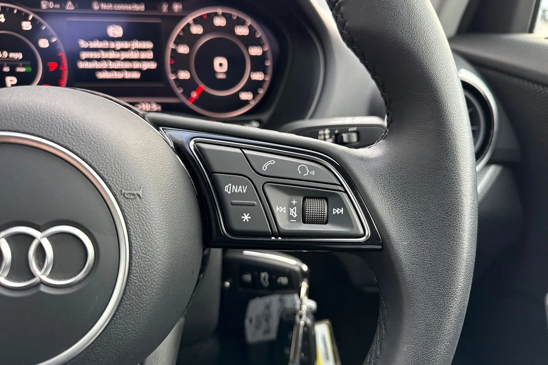 Audi Q2 thumbnail image number 48