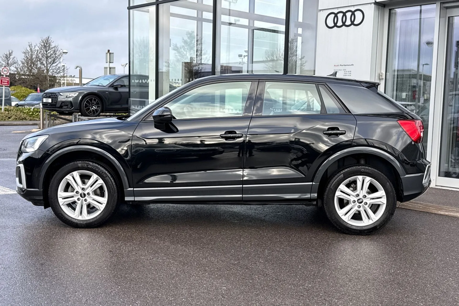 Audi Q2 thumbnail image number 10