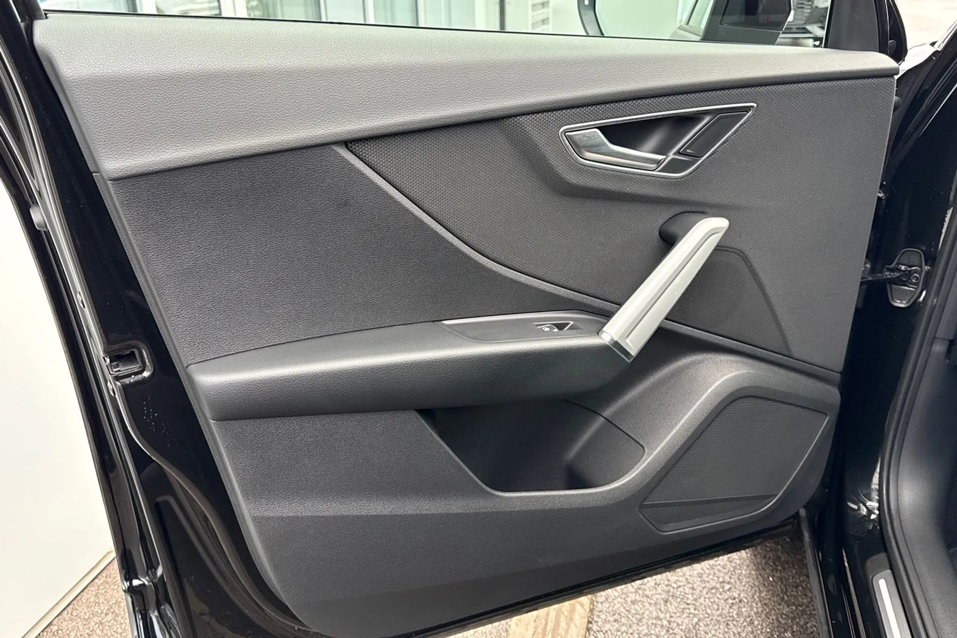 Audi Q2 thumbnail image number 38