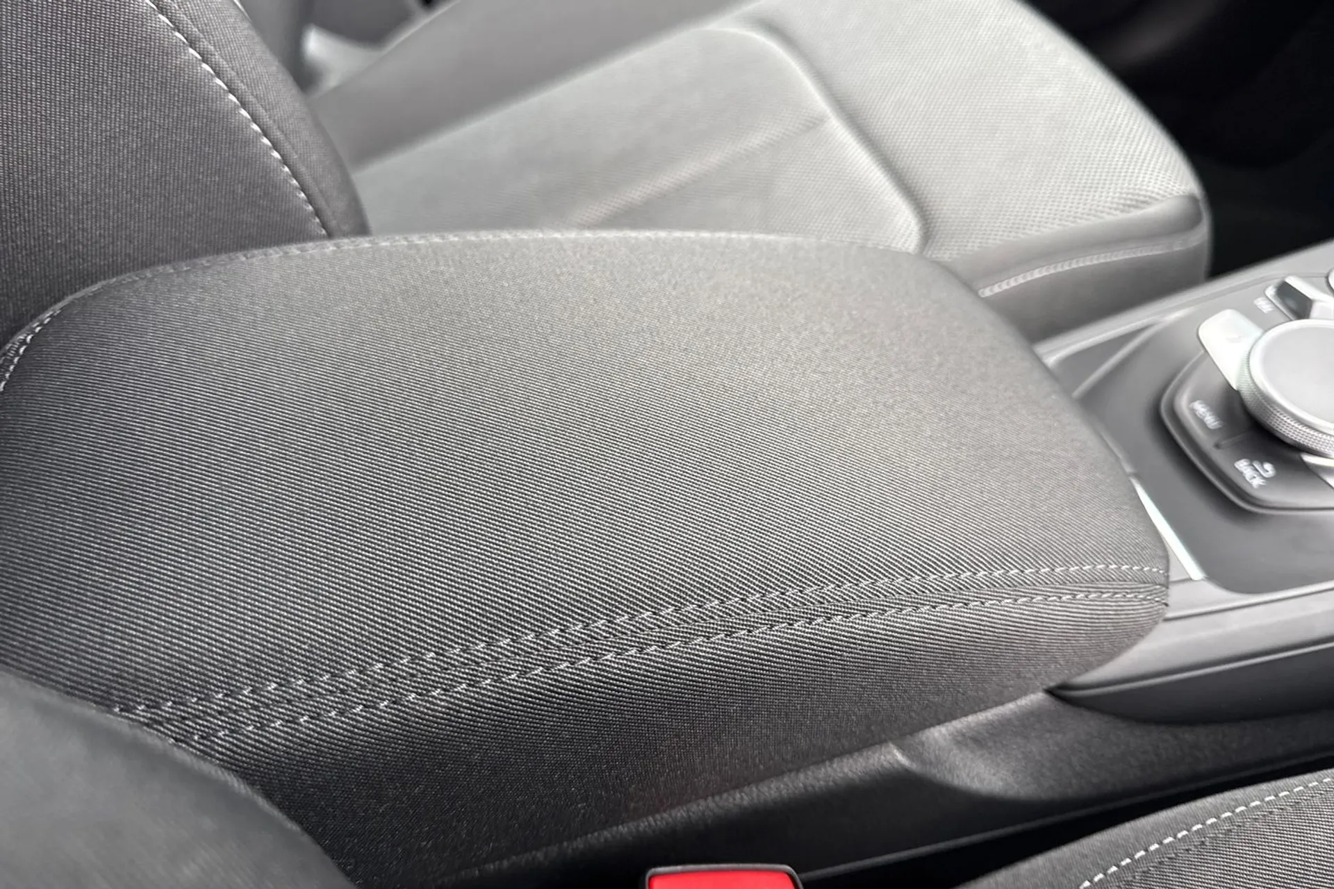 Audi Q2 thumbnail image number 30