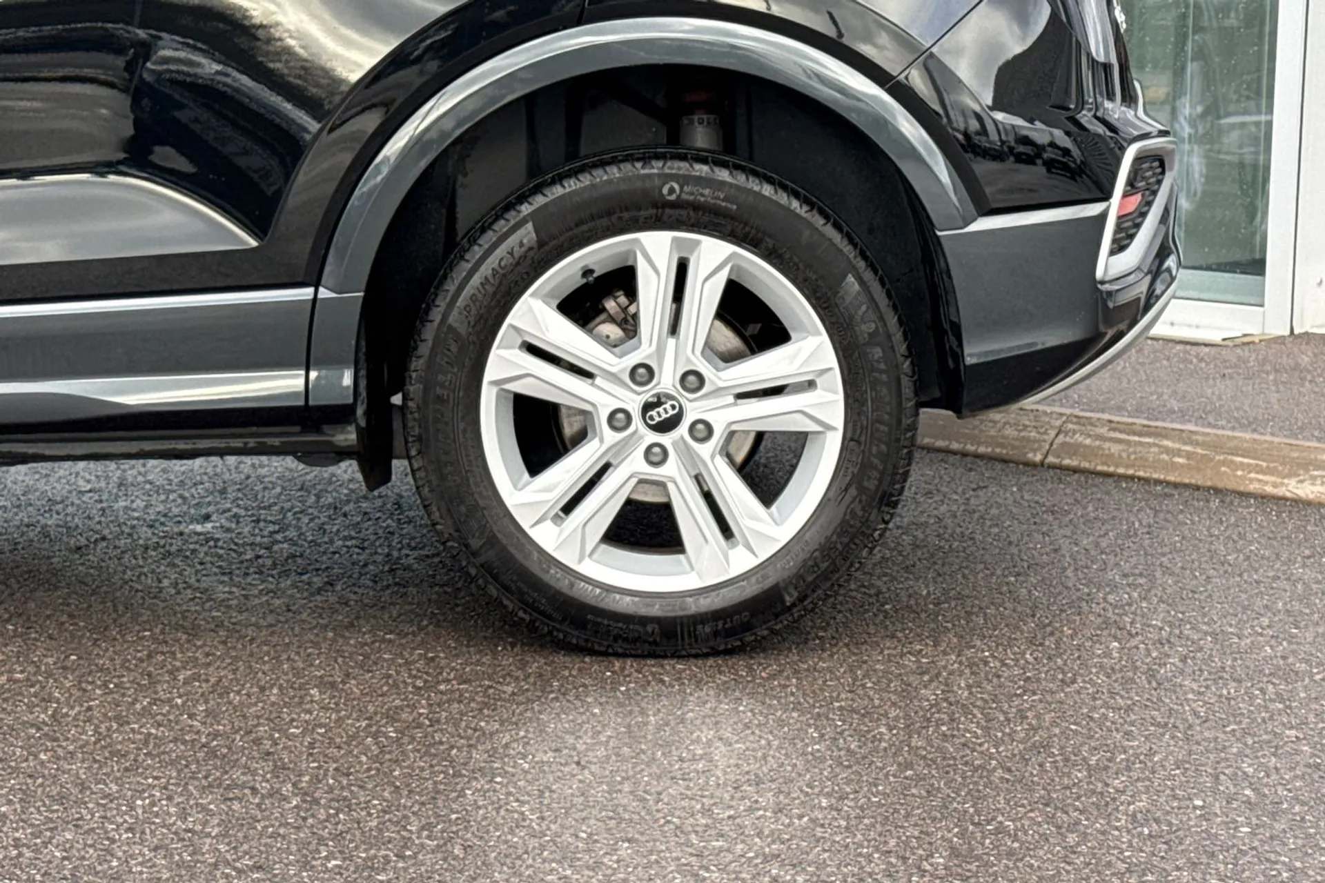 Audi Q2 thumbnail image number 24