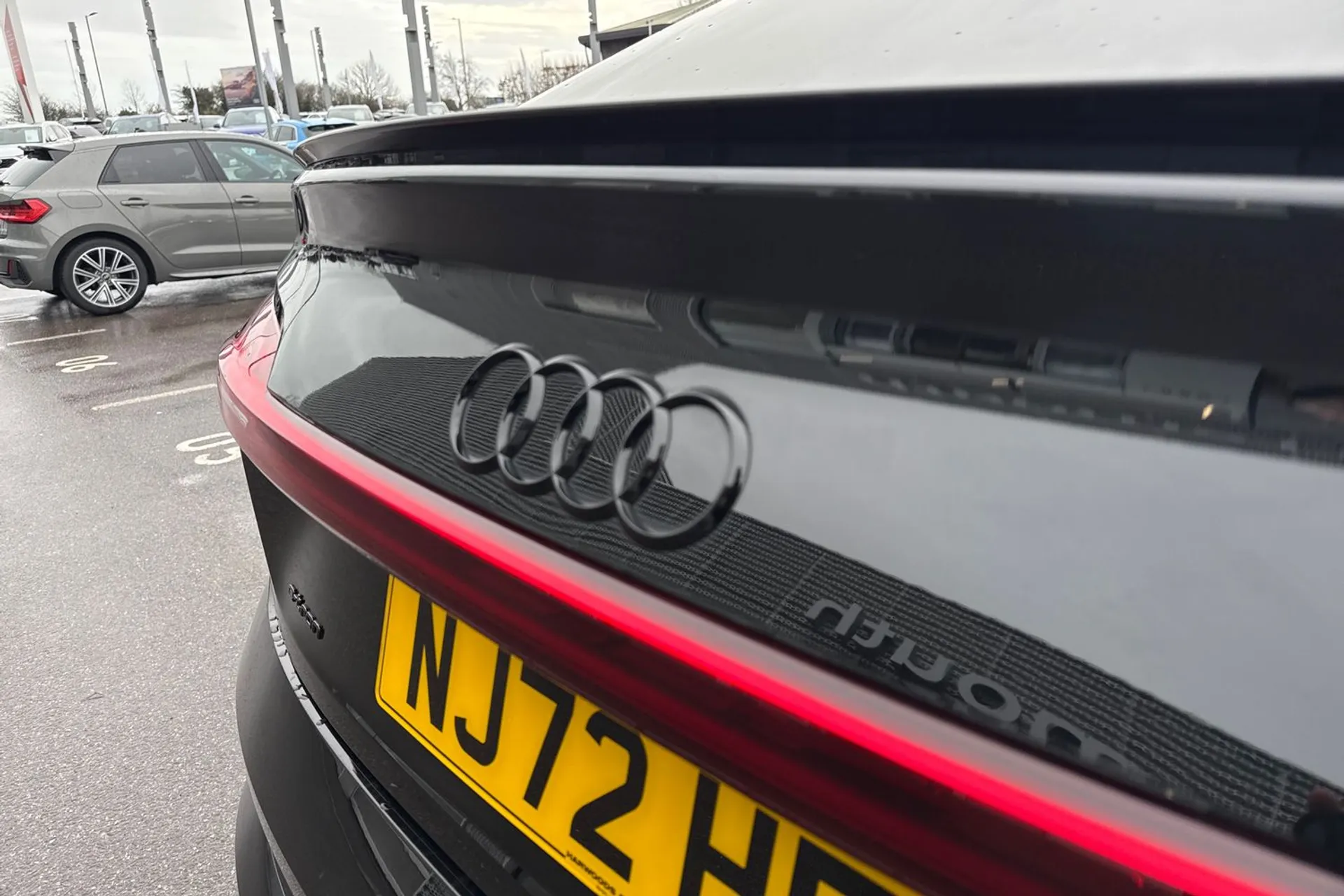 Audi e-tron thumbnail image number 42