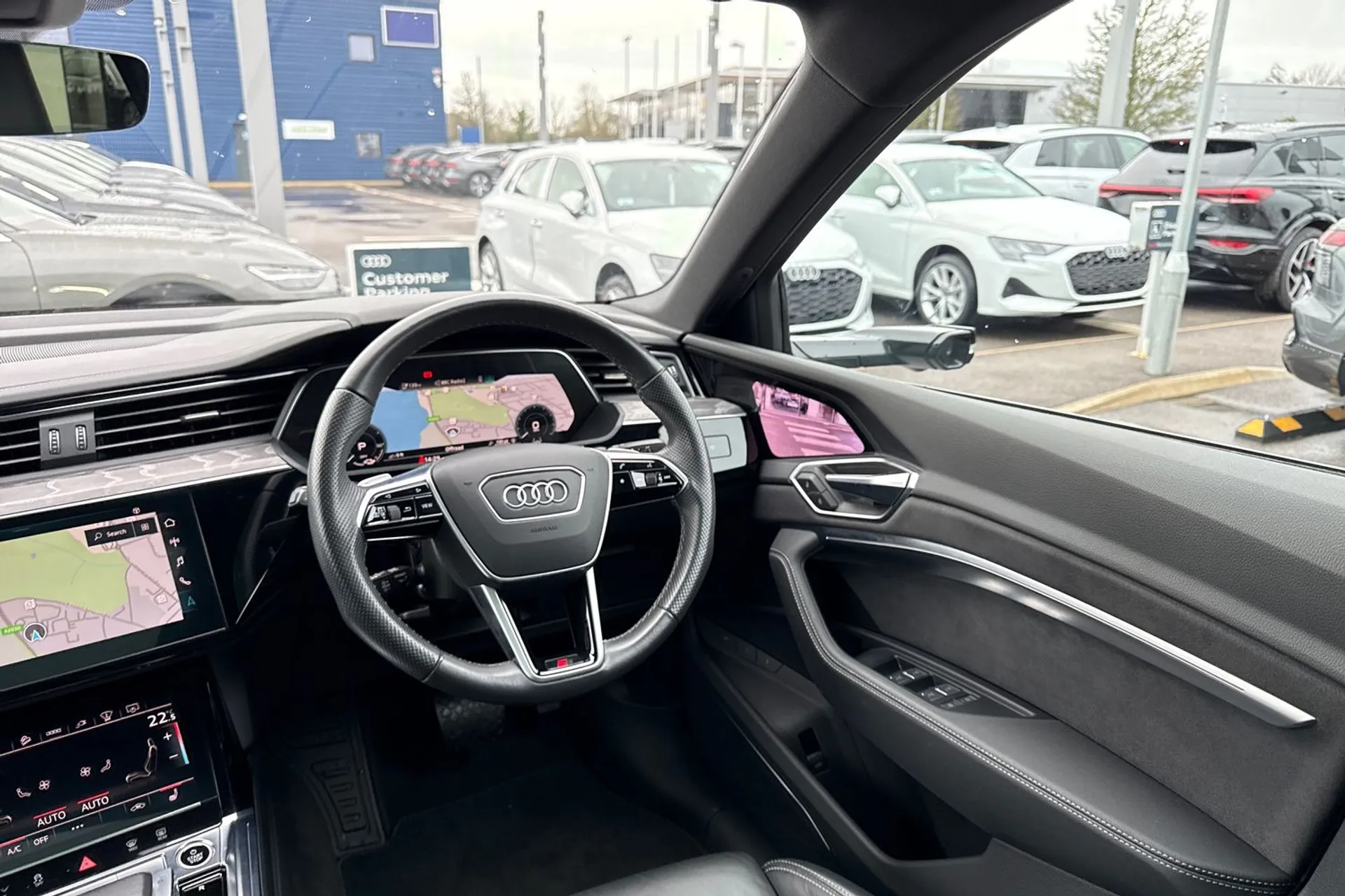 Audi e-tron thumbnail image number 56