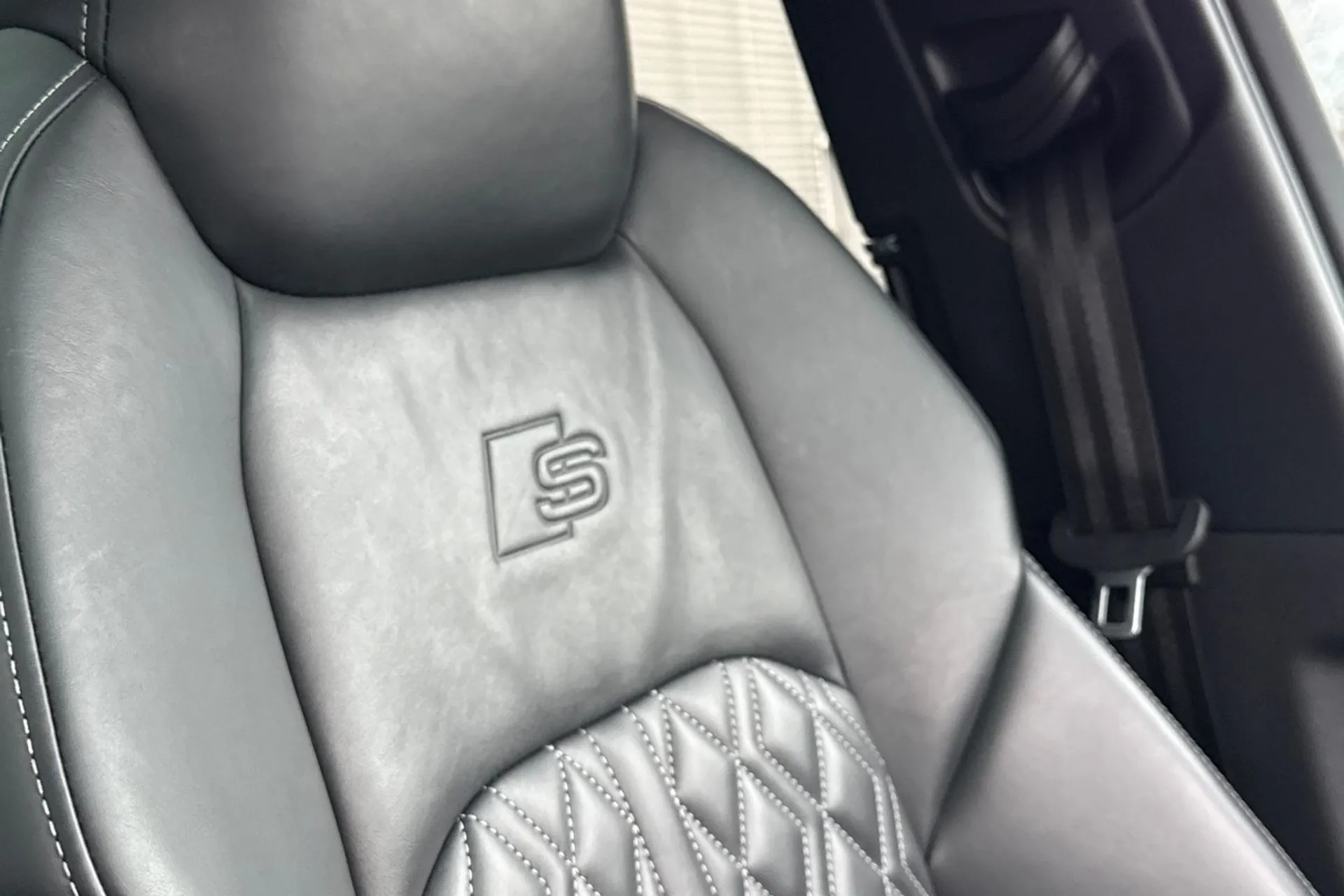 Audi e-tron thumbnail image number 29