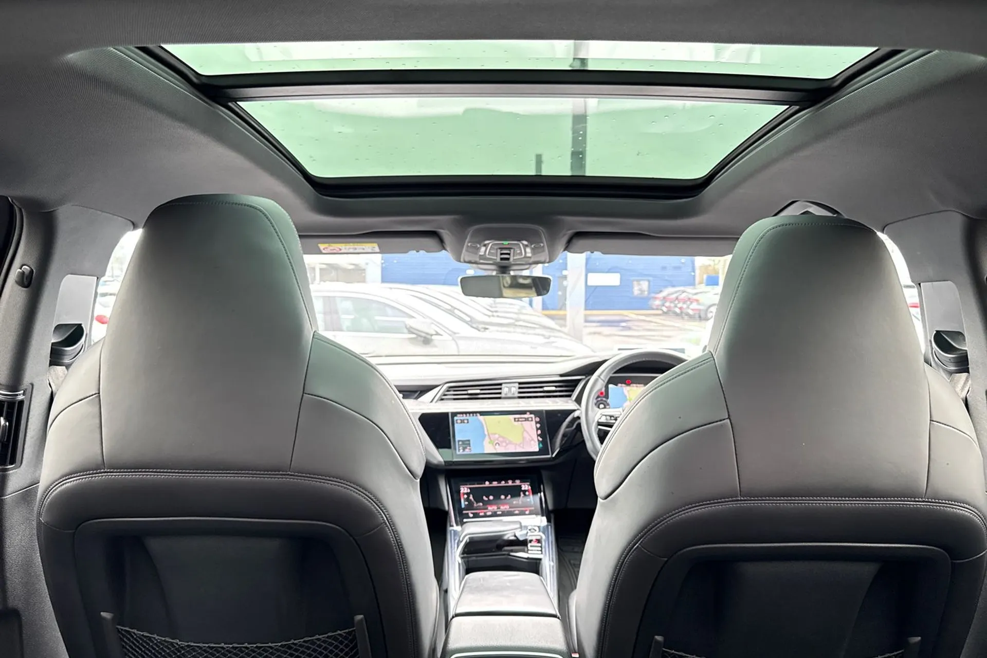 Audi e-tron thumbnail image number 21