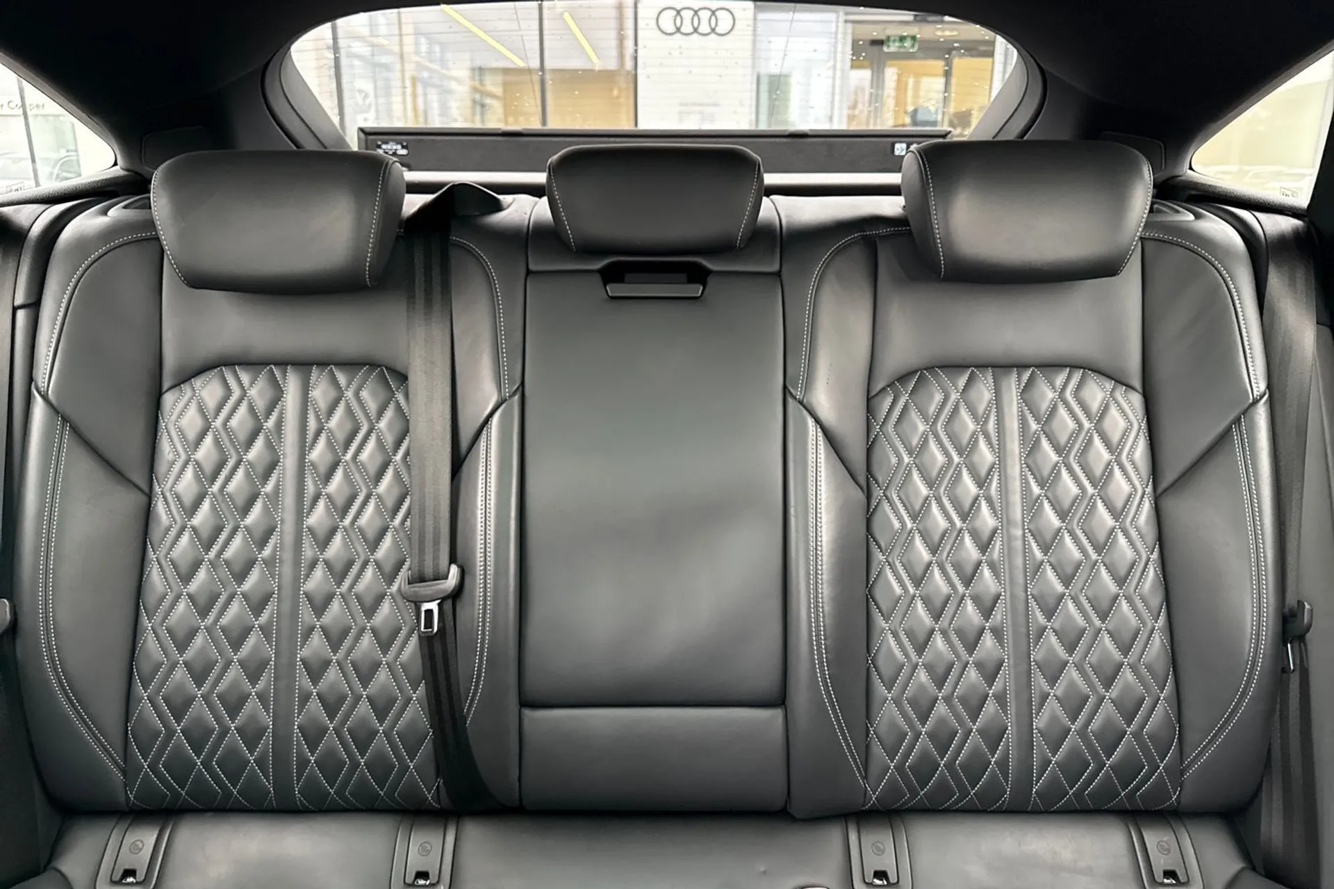 Audi e-tron thumbnail image number 54