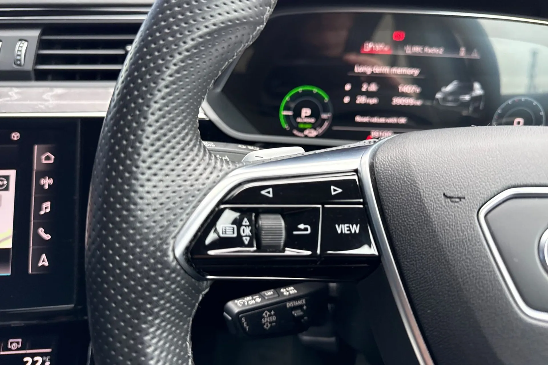 Audi e-tron thumbnail image number 48