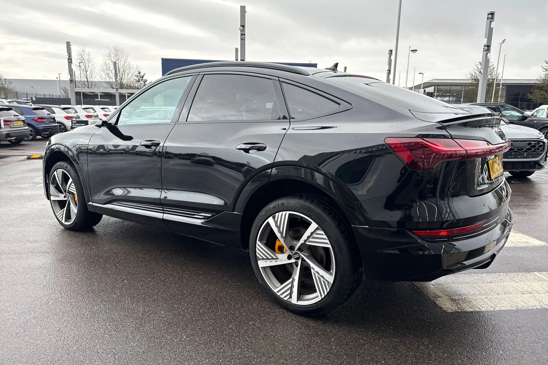 Audi e-tron thumbnail image number 16