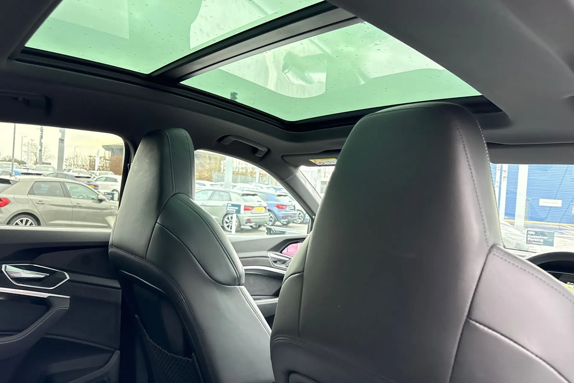 Audi e-tron thumbnail image number 45