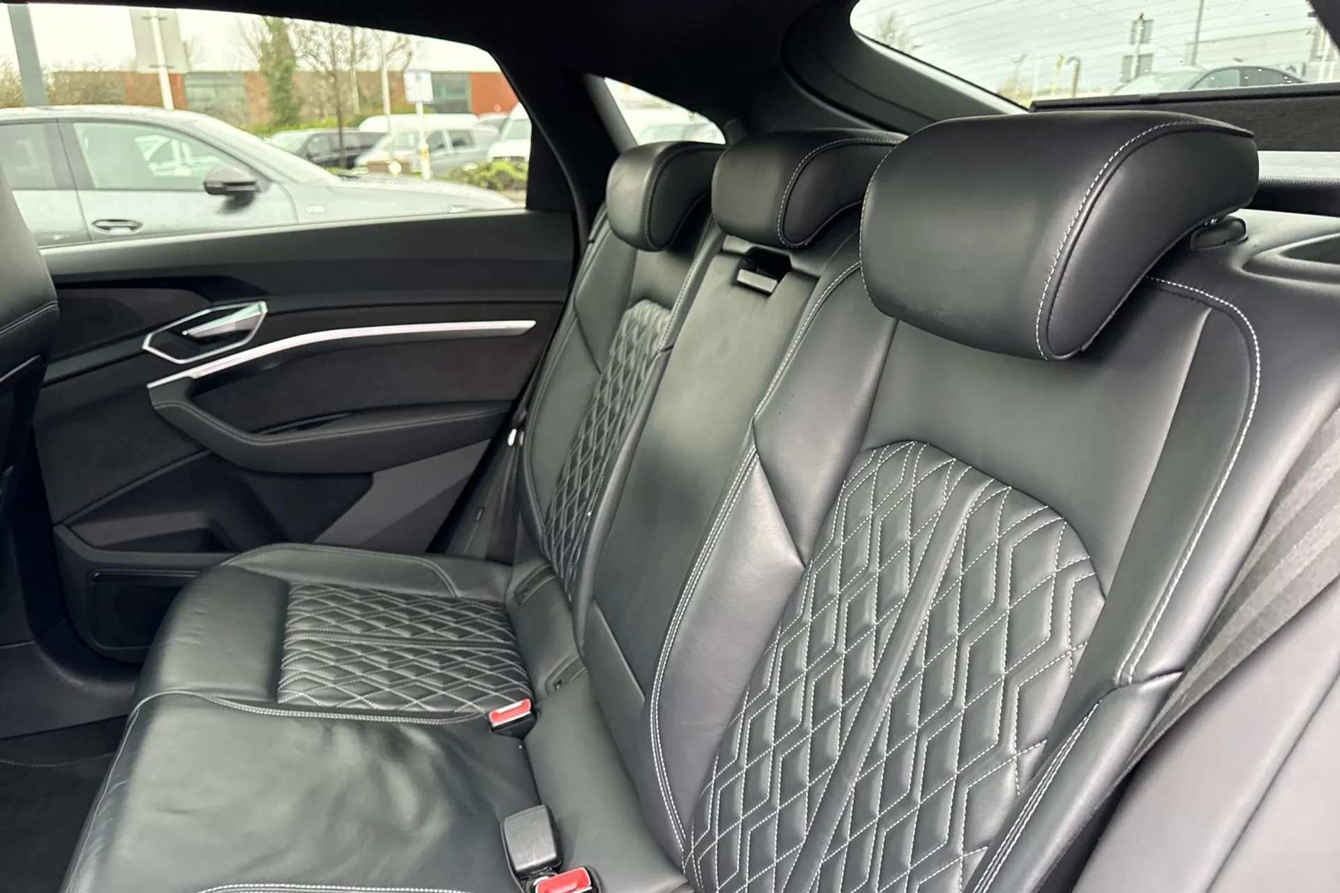 Audi e-tron thumbnail image number 53