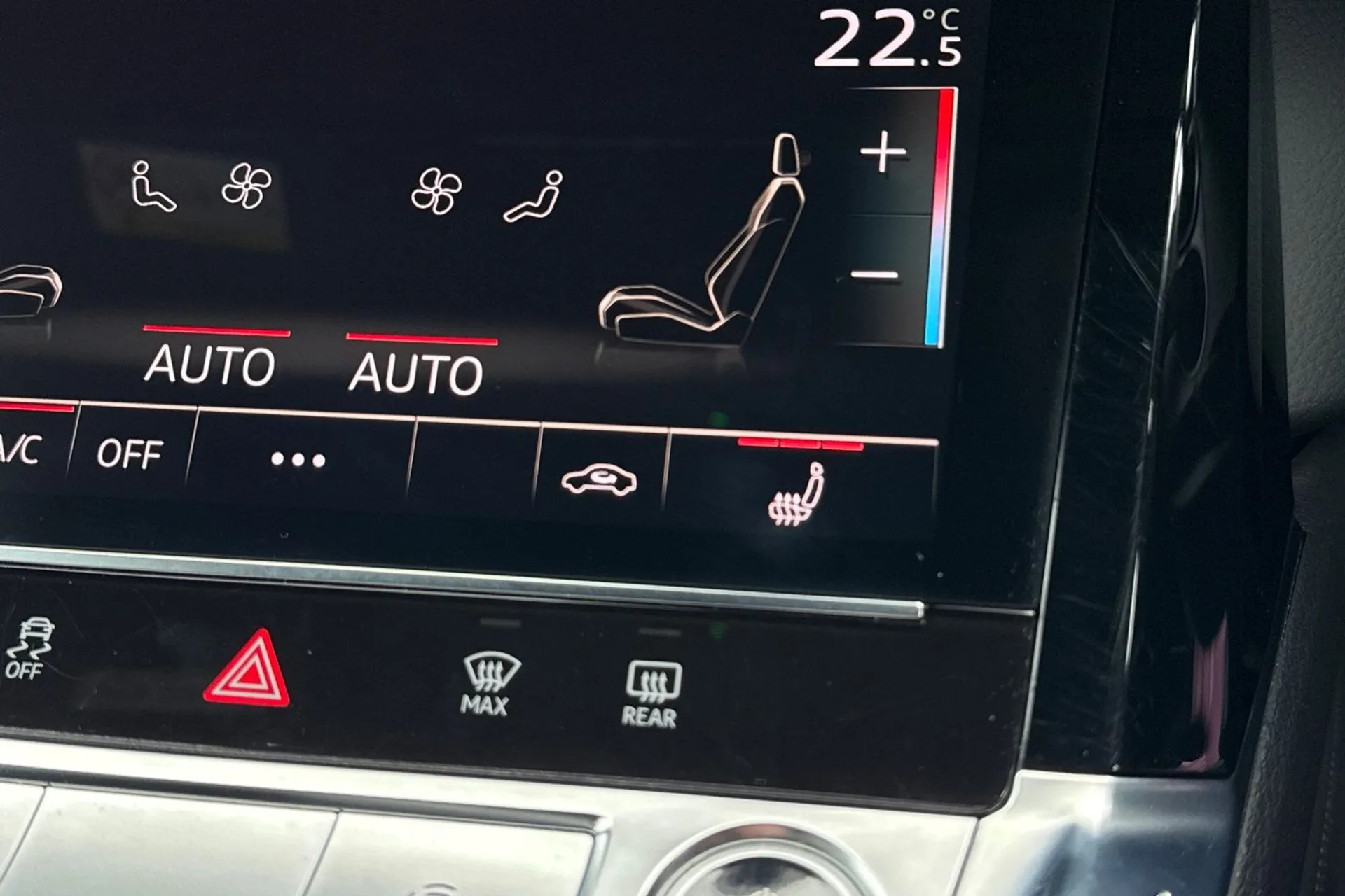 Audi e-tron thumbnail image number 24