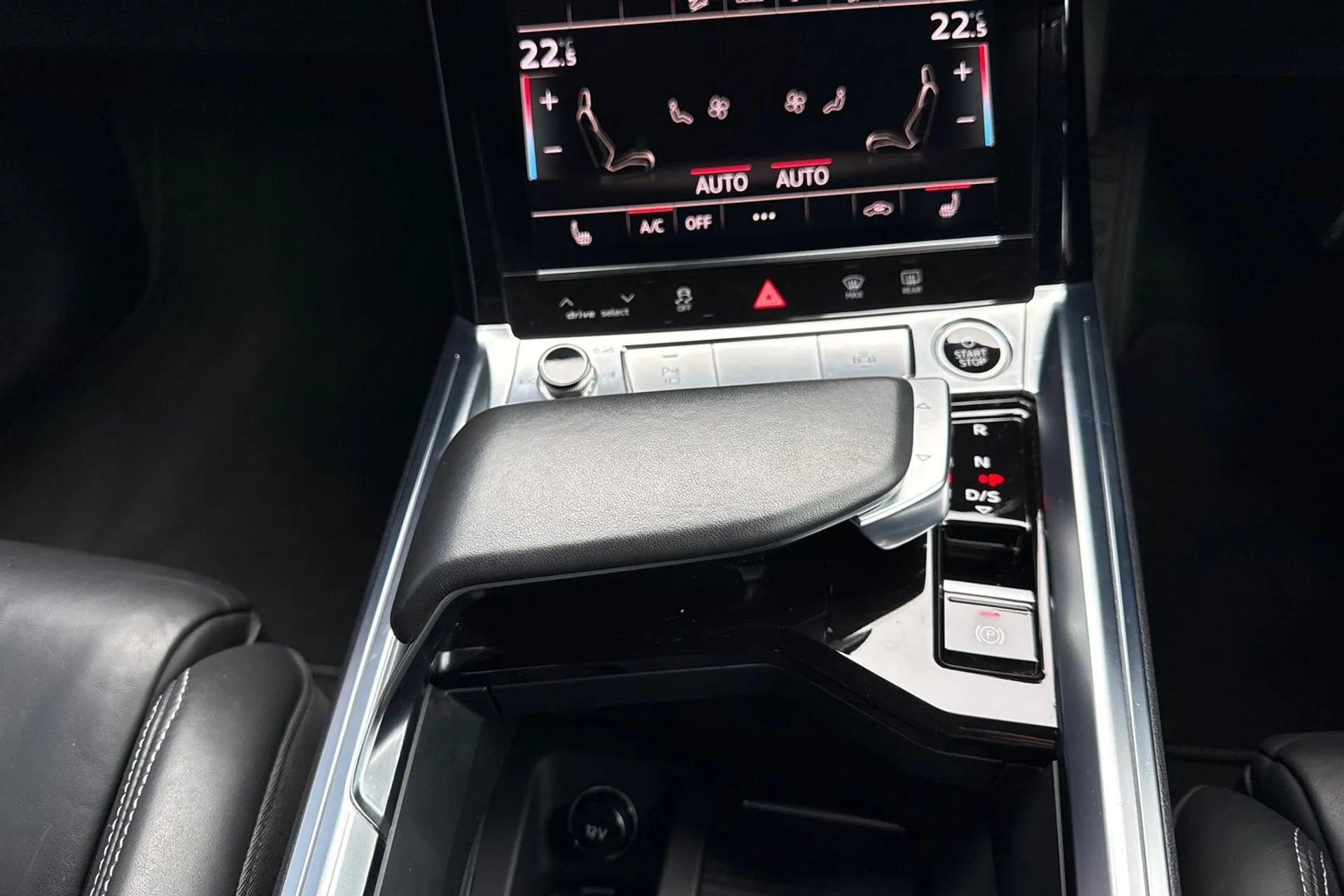 Audi e-tron thumbnail image number 57