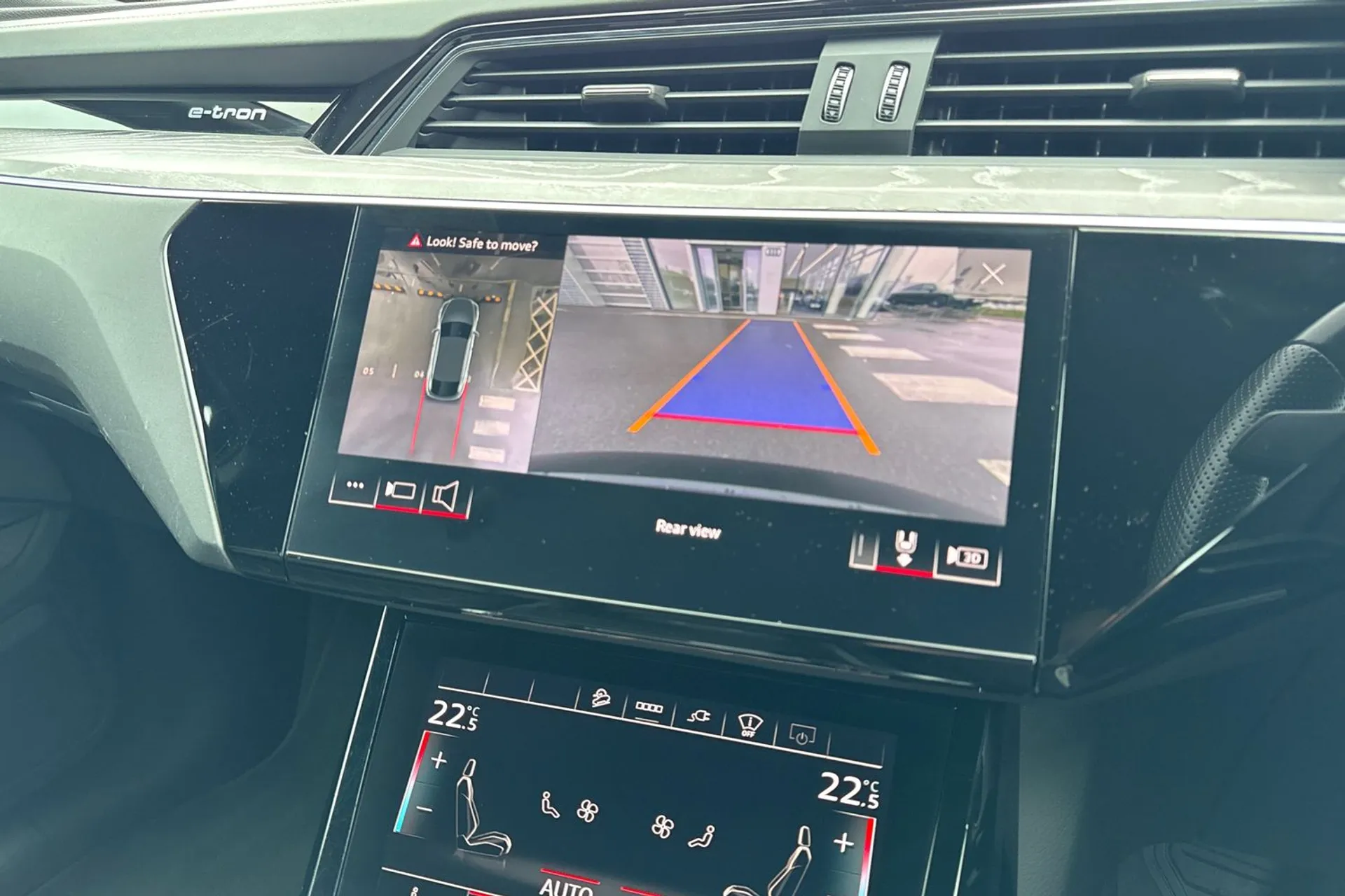 Audi e-tron thumbnail image number 8