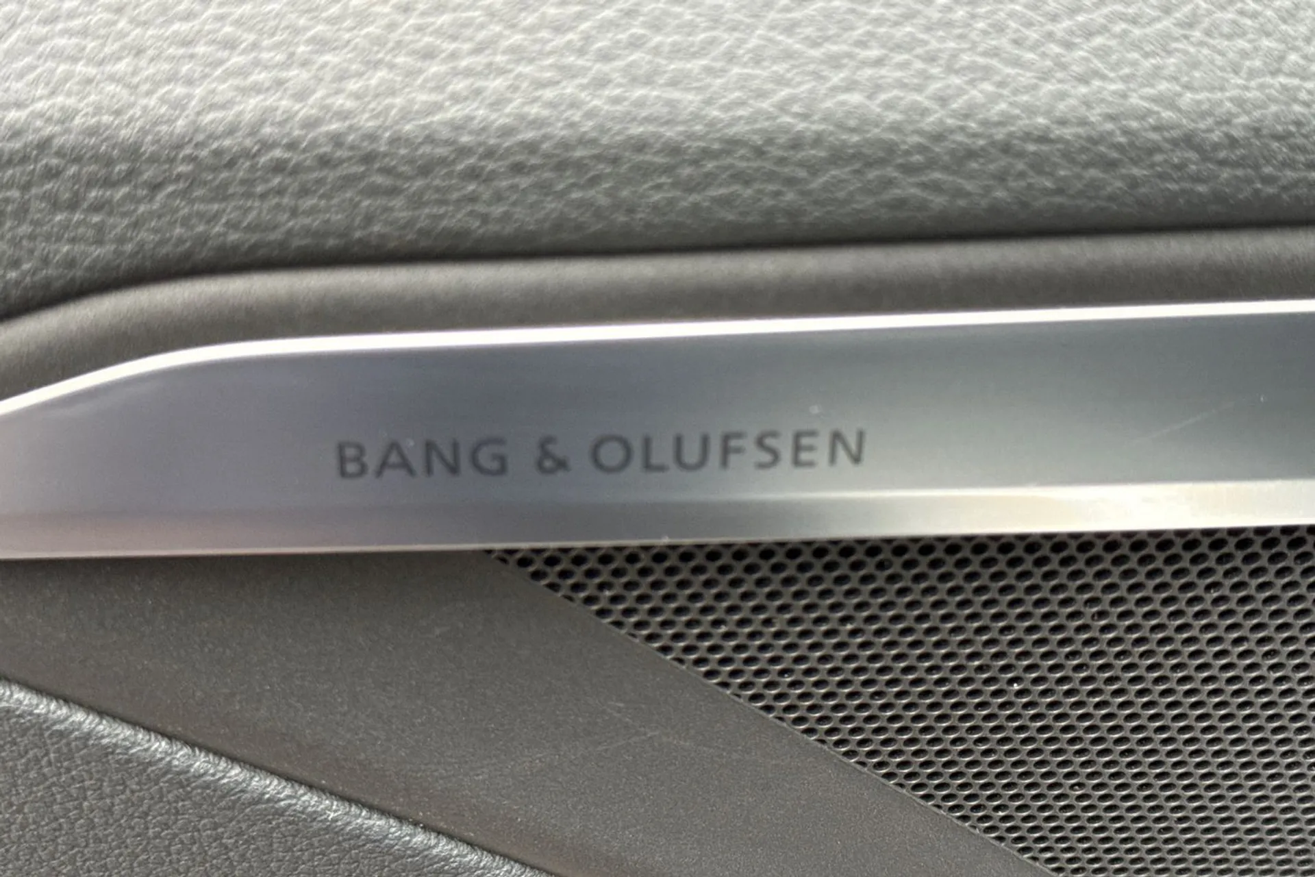 Audi e-tron thumbnail image number 18