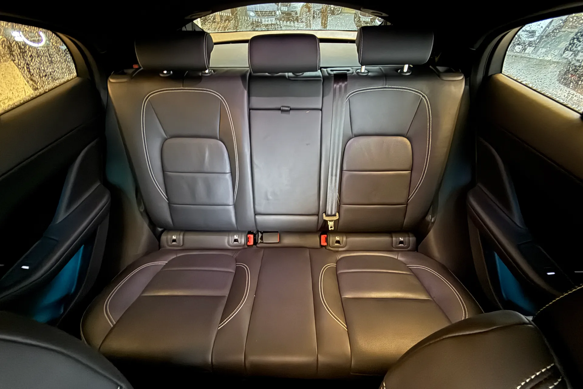 Jaguar I-PACE thumbnail image number 11