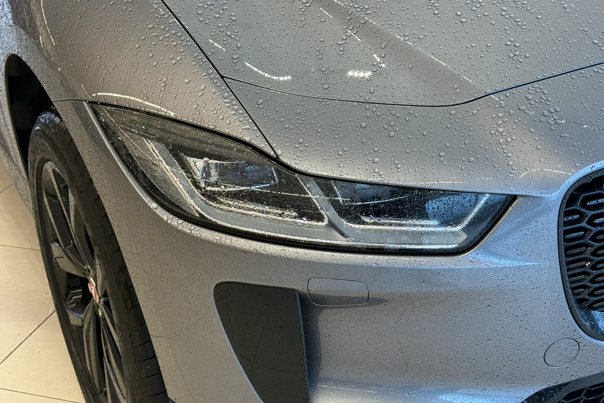 Jaguar I-PACE thumbnail image number 48