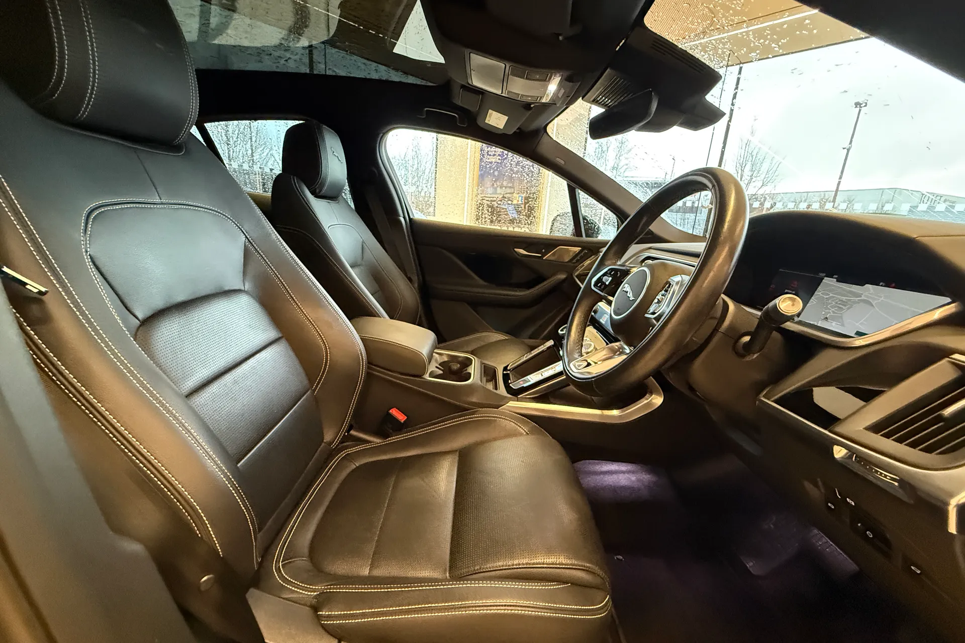 Jaguar I-PACE thumbnail image number 9