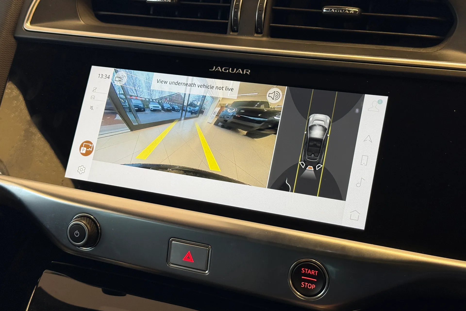 Jaguar I-PACE thumbnail image number 4