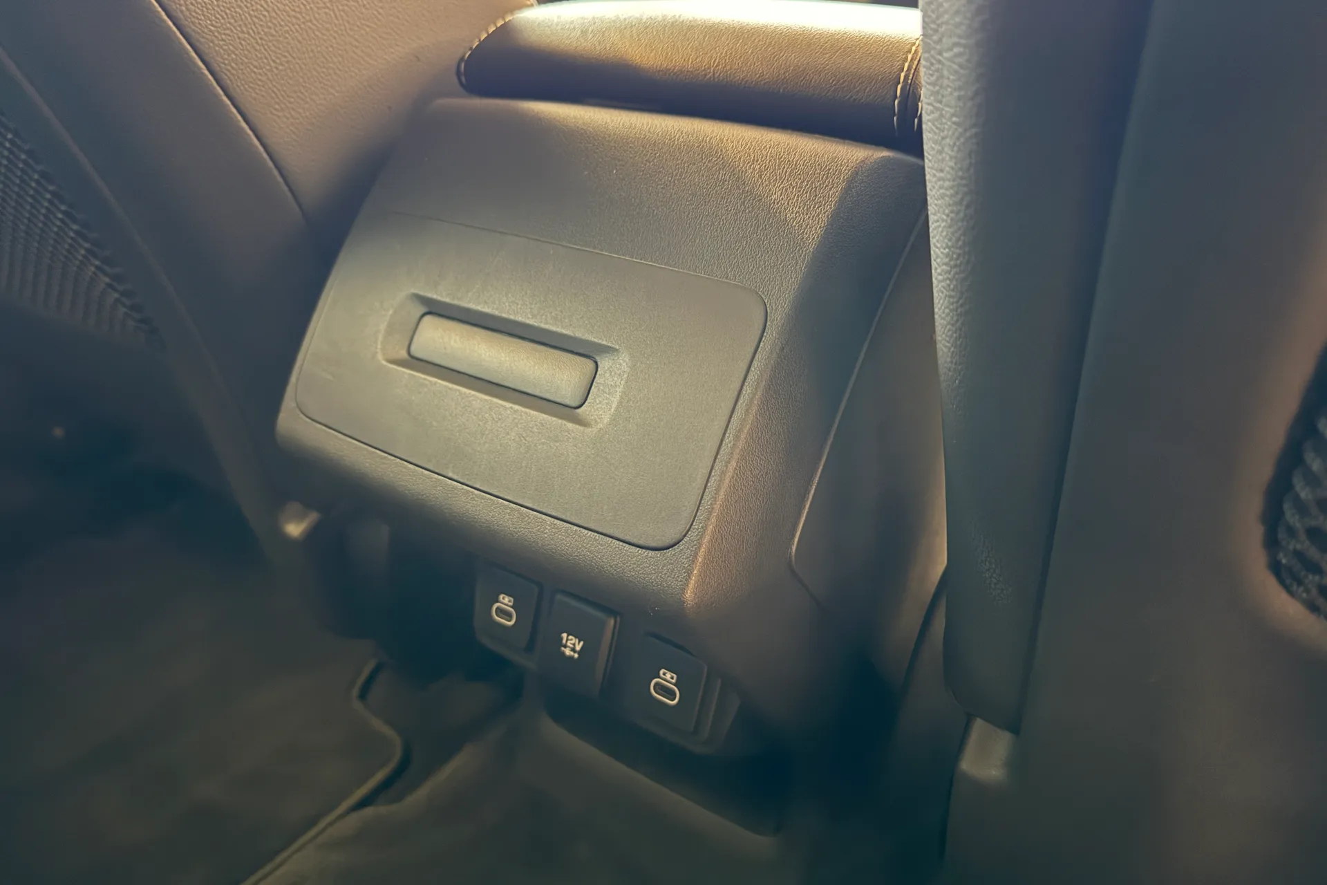 Jaguar I-PACE thumbnail image number 32