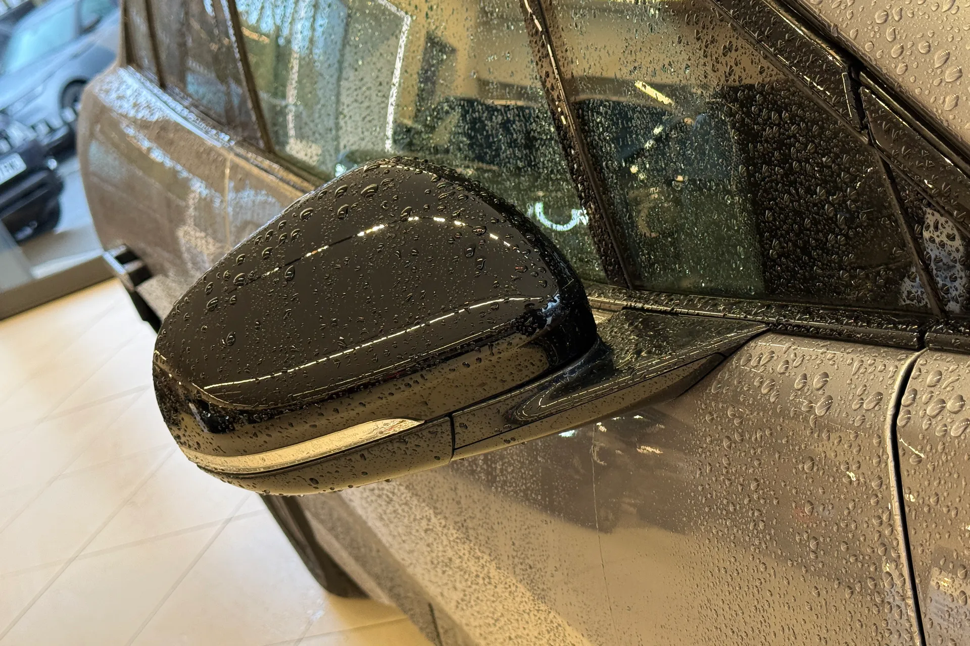 Jaguar I-PACE thumbnail image number 47