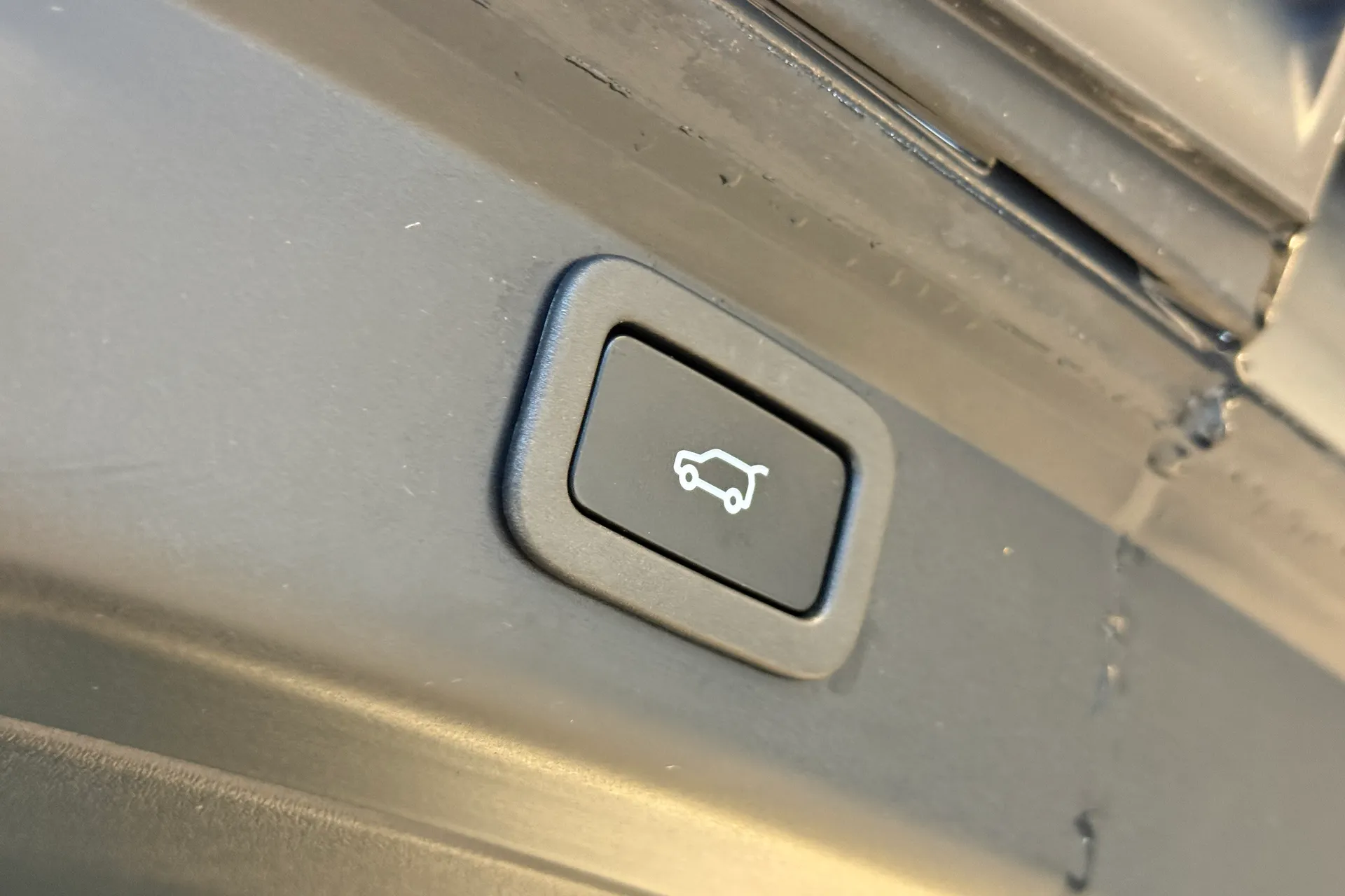 Jaguar I-PACE thumbnail image number 37