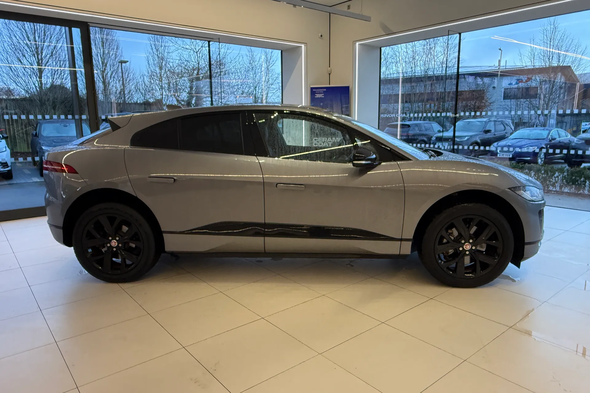 Jaguar I-PACE thumbnail image number 26