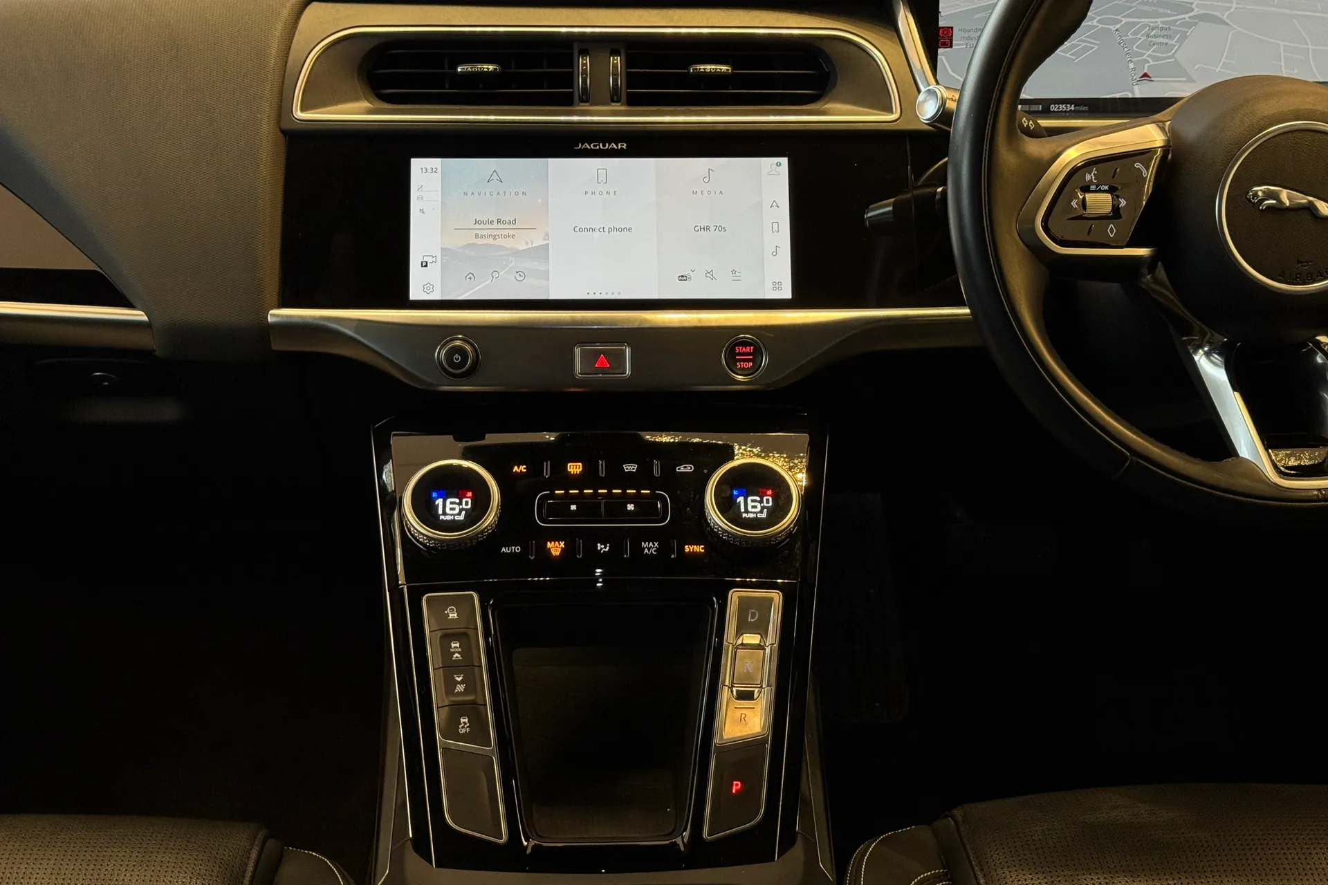 Jaguar I-PACE thumbnail image number 15