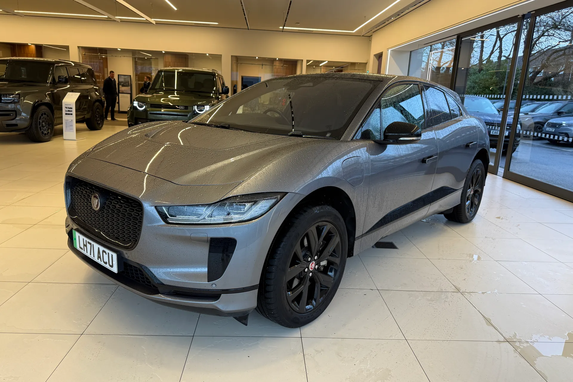 Jaguar I-PACE thumbnail image number 29