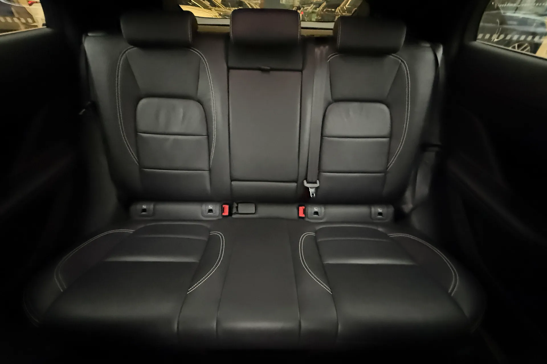 Jaguar I-PACE thumbnail image number 11