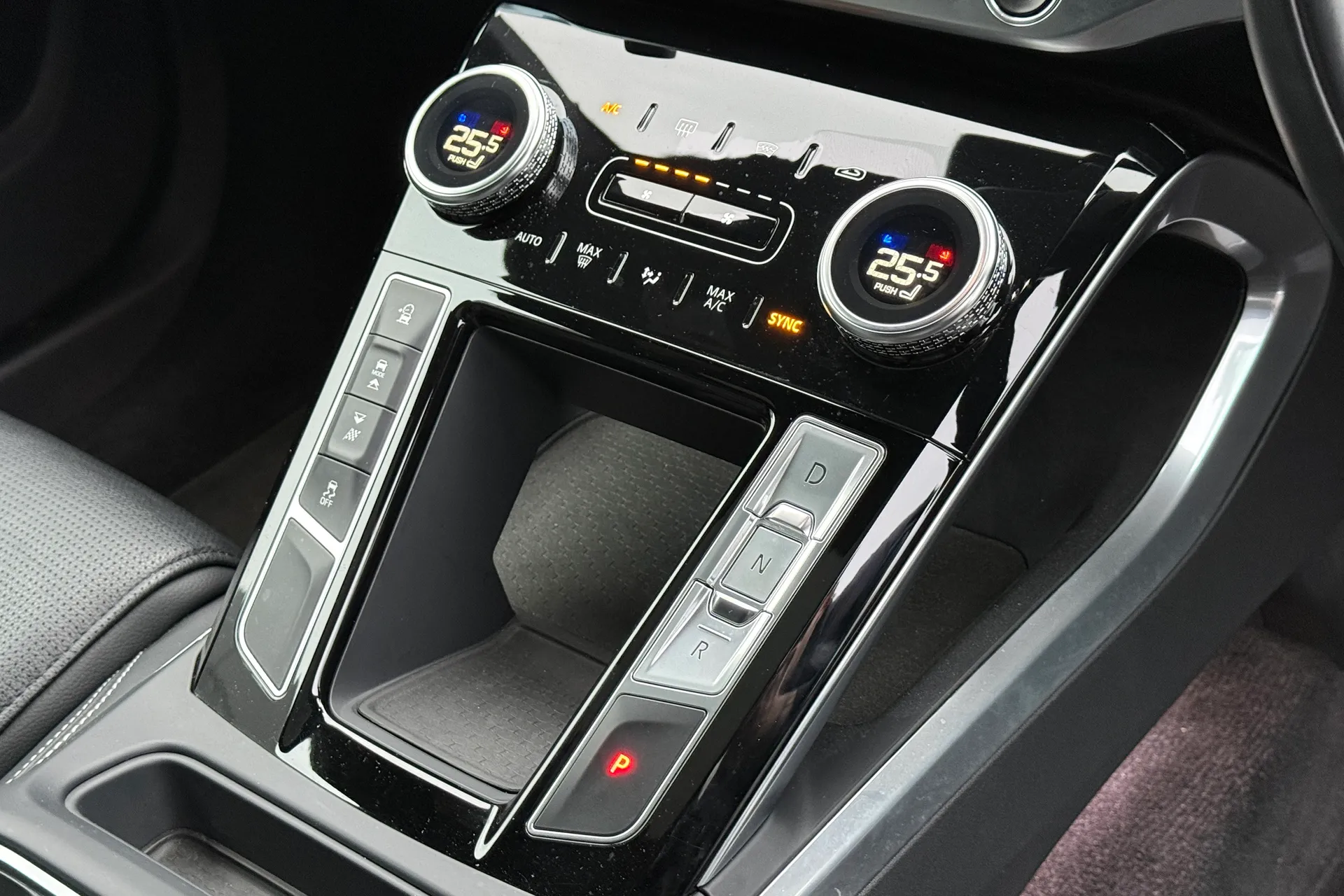 Jaguar I-PACE thumbnail image number 20