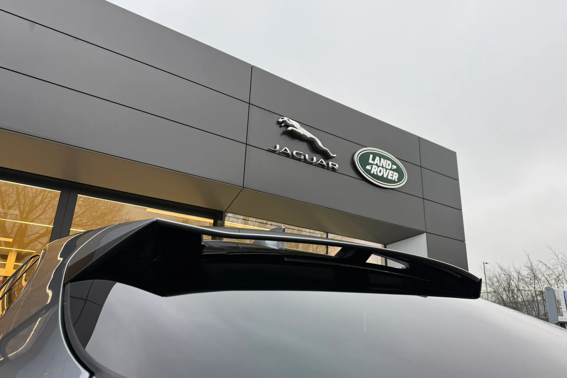 Jaguar I-PACE thumbnail image number 31