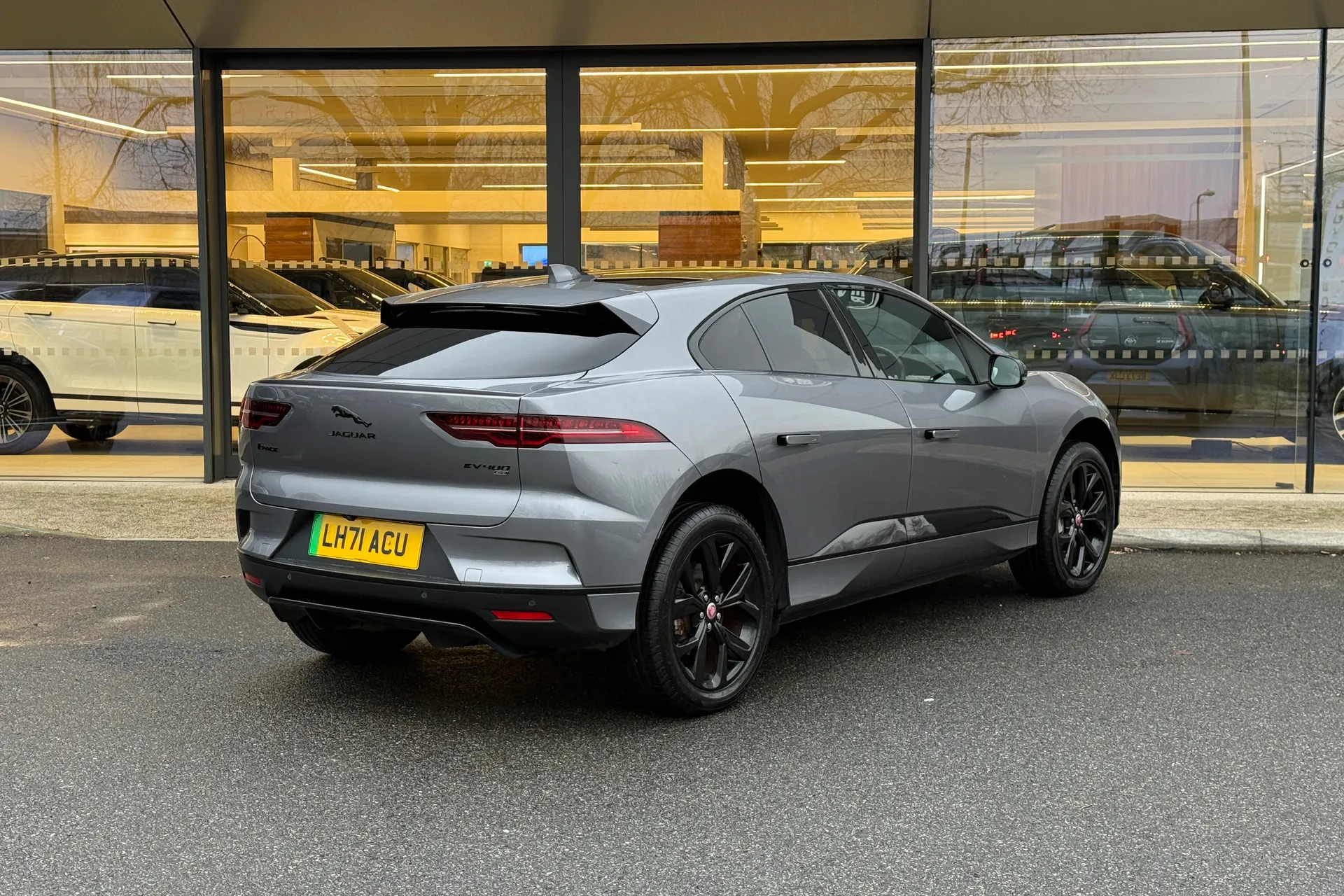 Jaguar I-PACE thumbnail image number 29