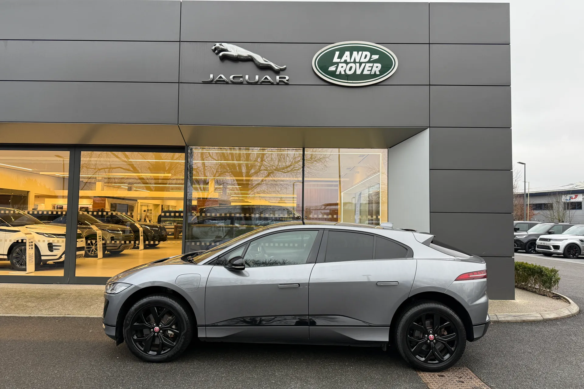 Jaguar I-PACE thumbnail image number 26