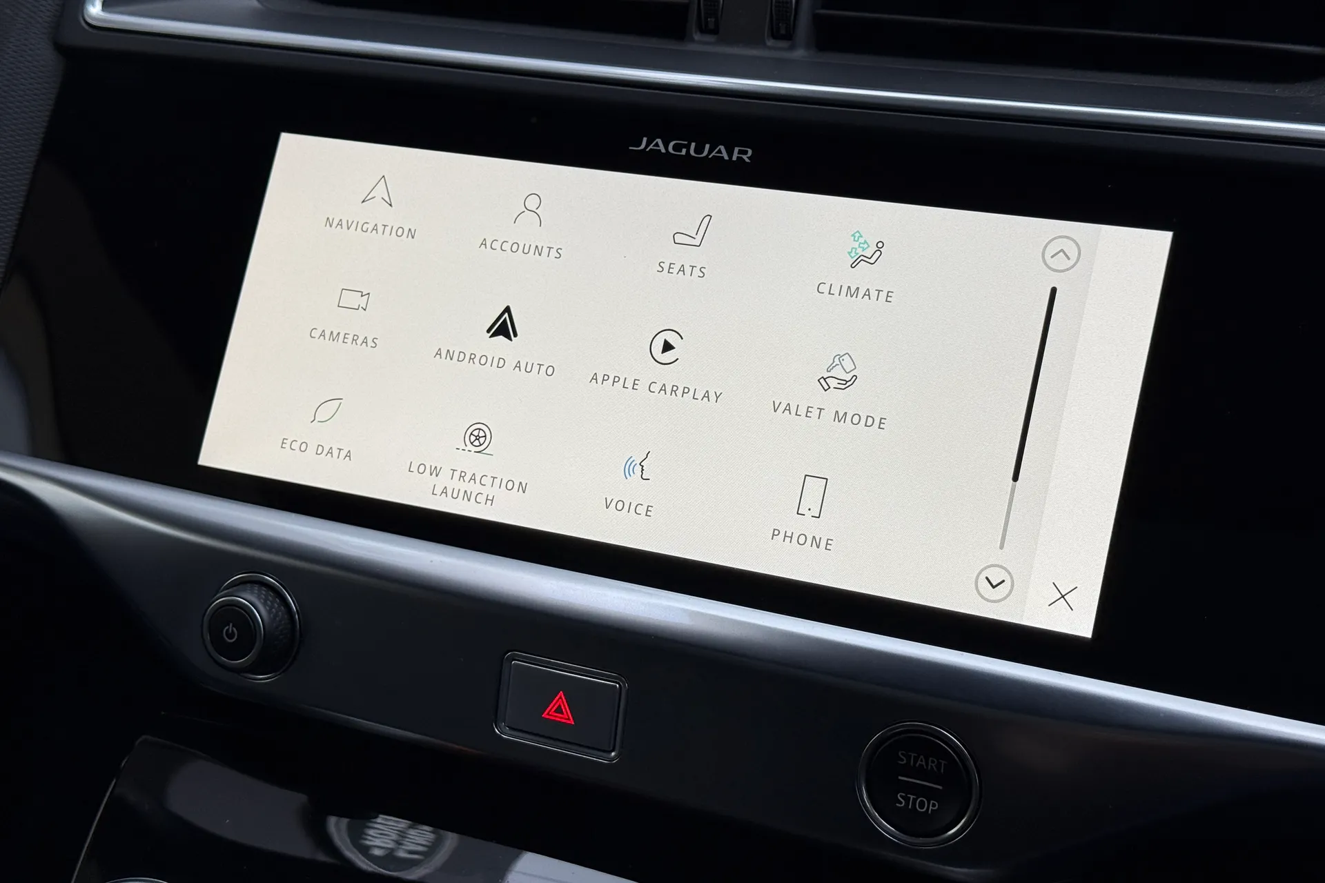 Jaguar I-PACE thumbnail image number 44