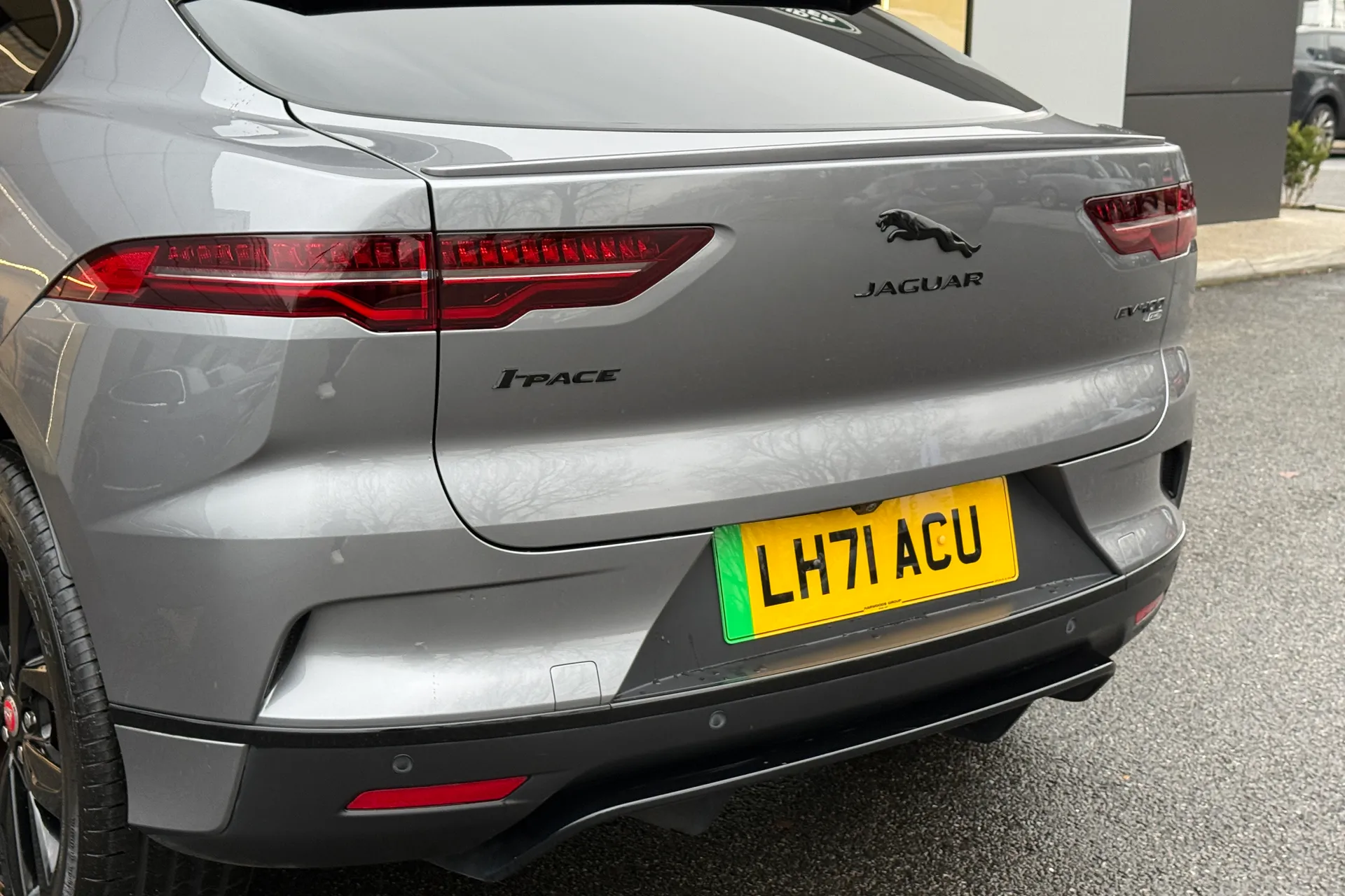 Jaguar I-PACE thumbnail image number 42