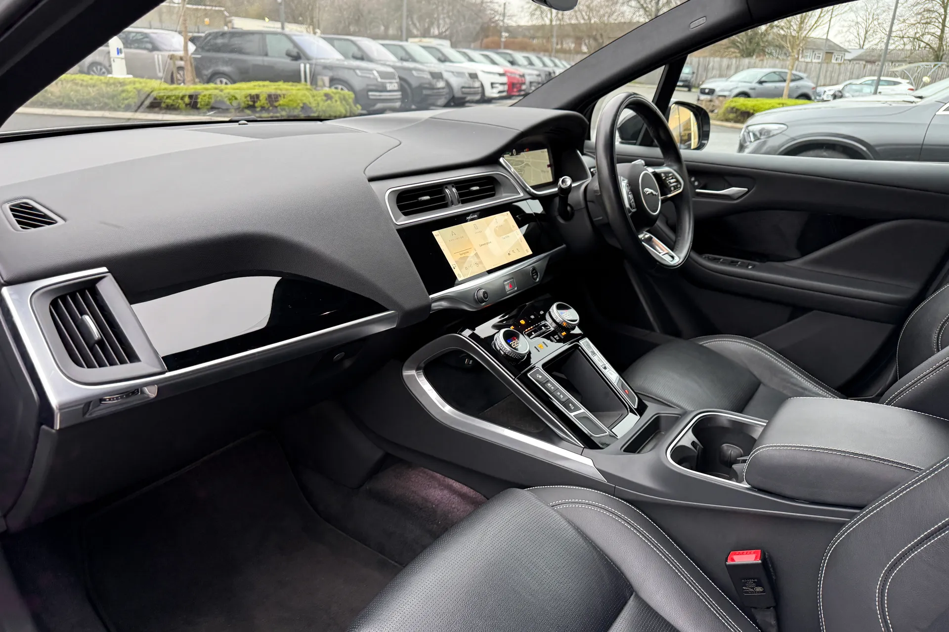 Jaguar I-PACE thumbnail image number 45