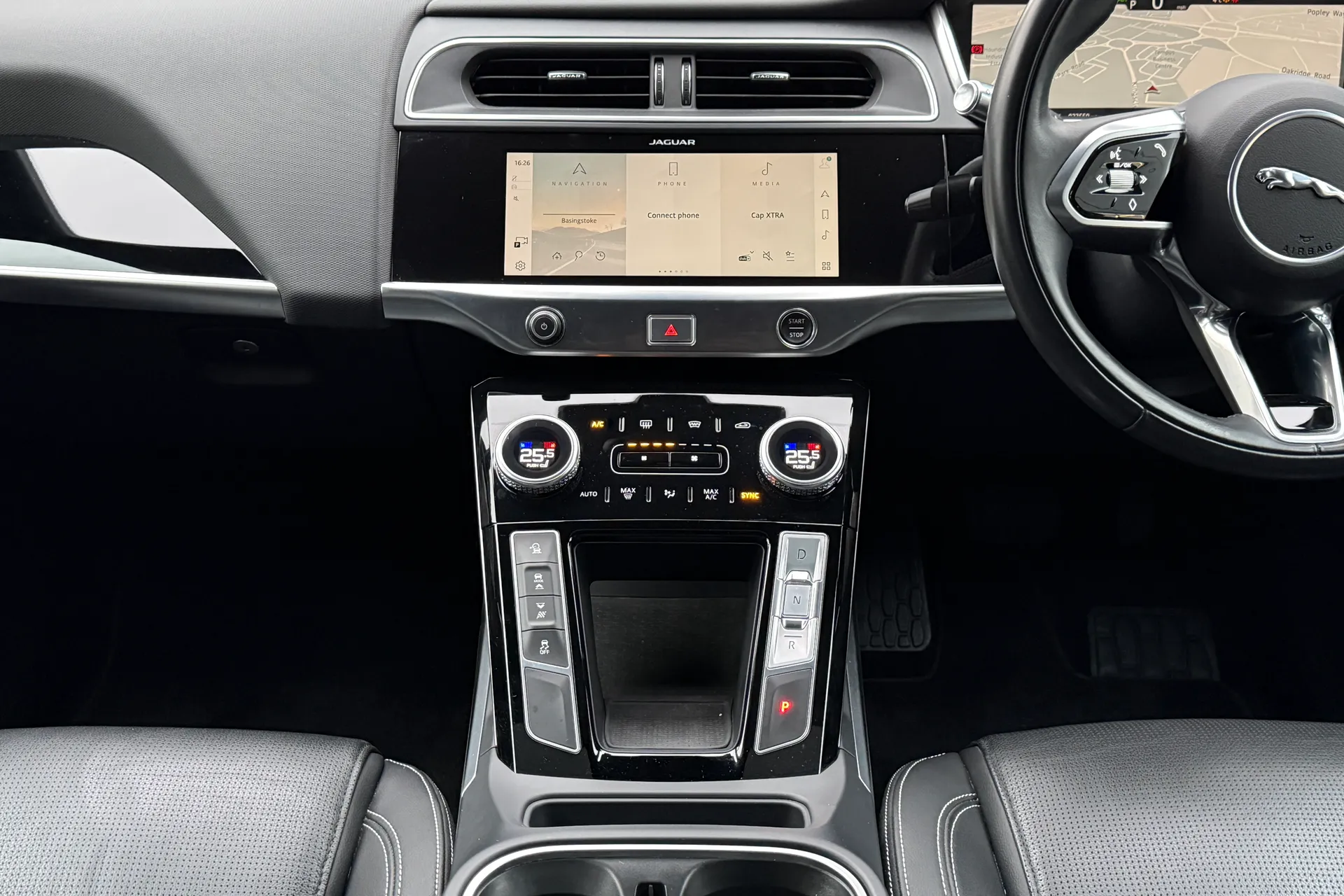 Jaguar I-PACE thumbnail image number 15