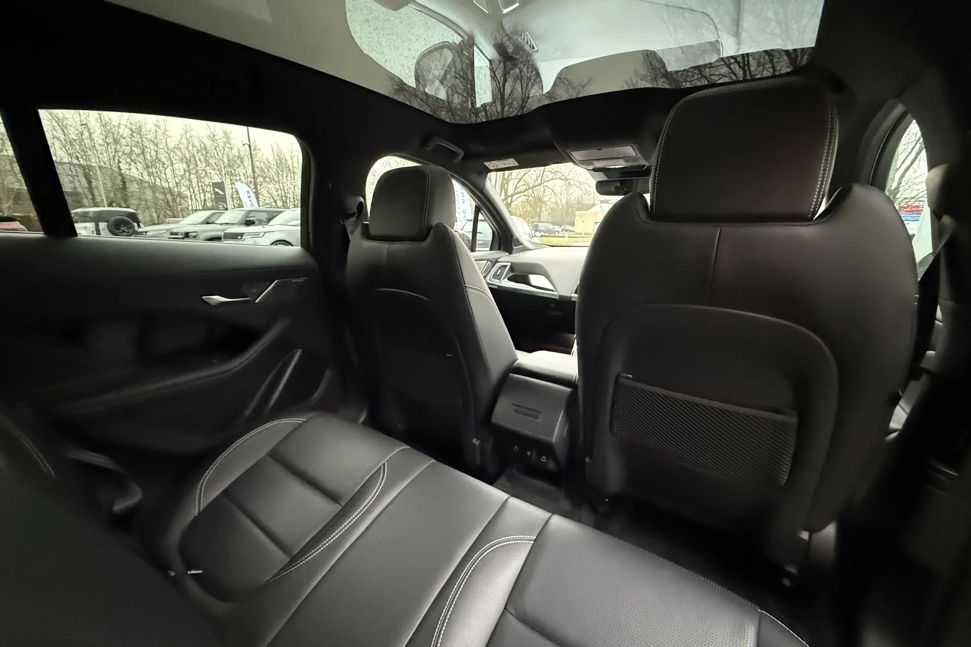 Jaguar I-PACE thumbnail image number 40