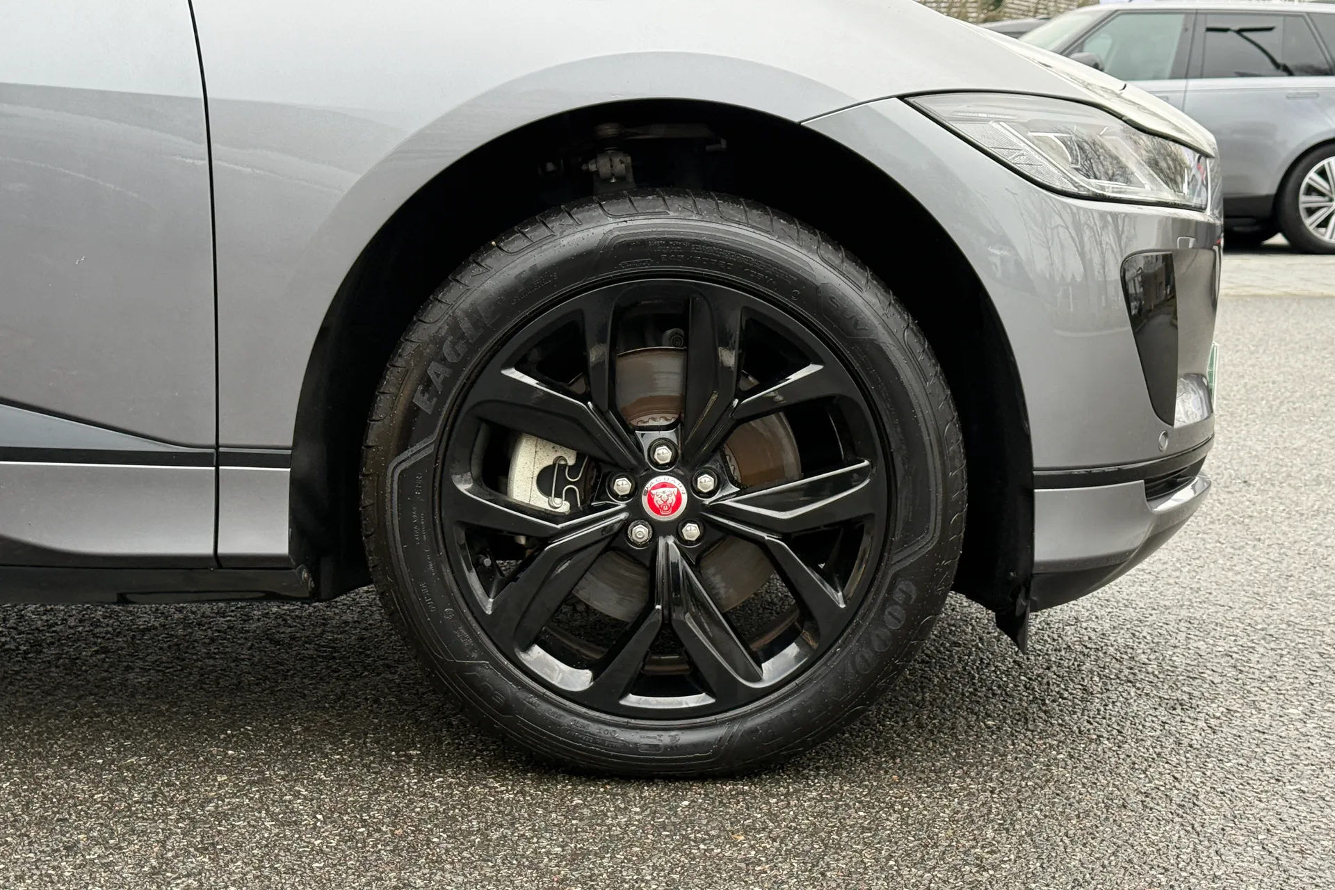 Jaguar I-PACE thumbnail image number 23