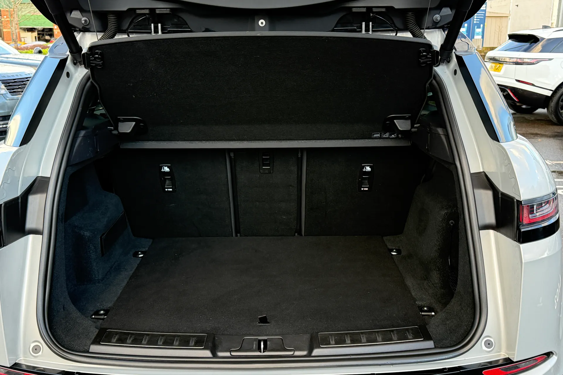 LAND ROVER RANGE ROVER EVOQUE thumbnail image number 20