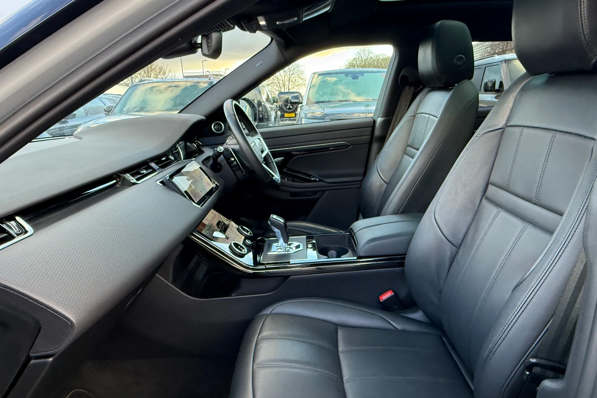 LAND ROVER RANGE ROVER EVOQUE thumbnail image number 27