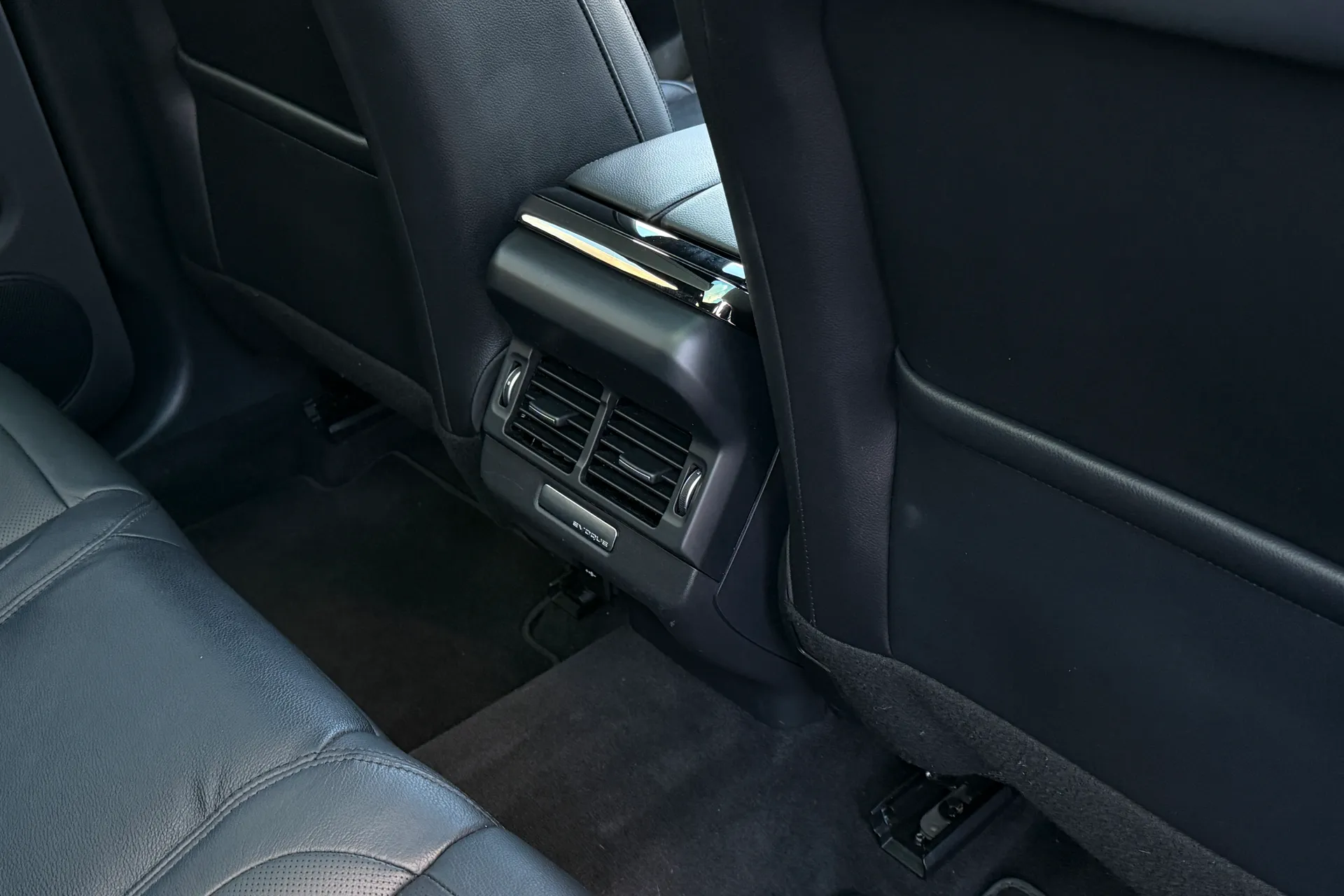 LAND ROVER RANGE ROVER EVOQUE thumbnail image number 22