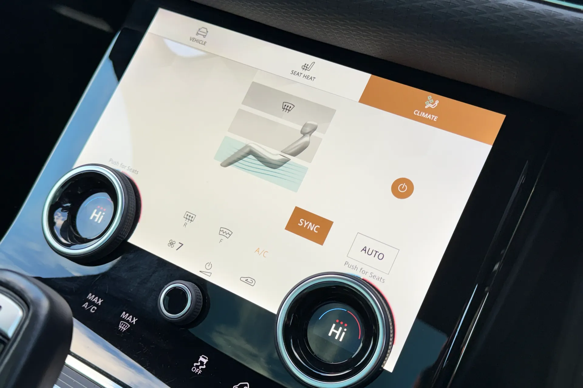 LAND ROVER RANGE ROVER EVOQUE thumbnail image number 37