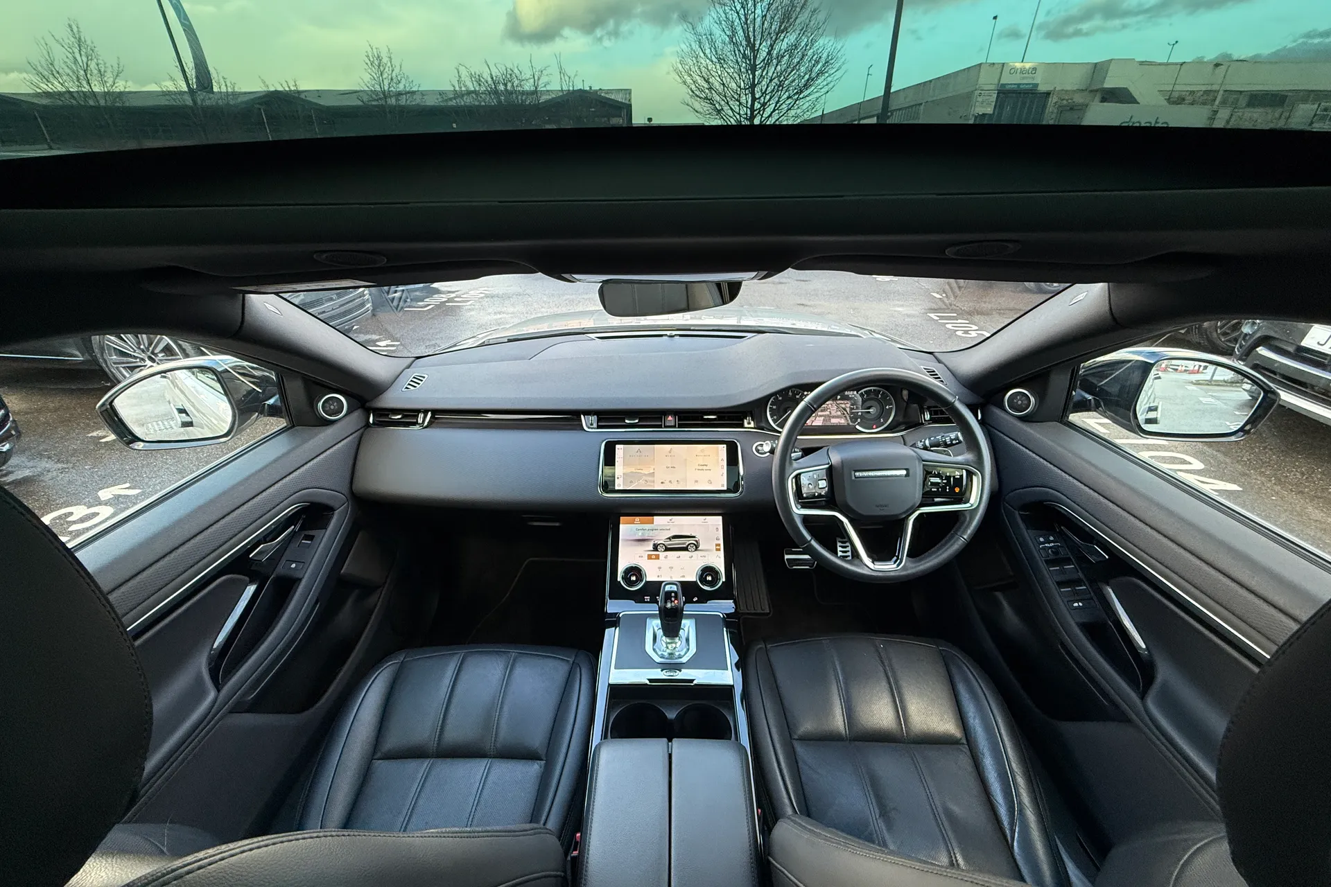 LAND ROVER RANGE ROVER EVOQUE thumbnail image number 3