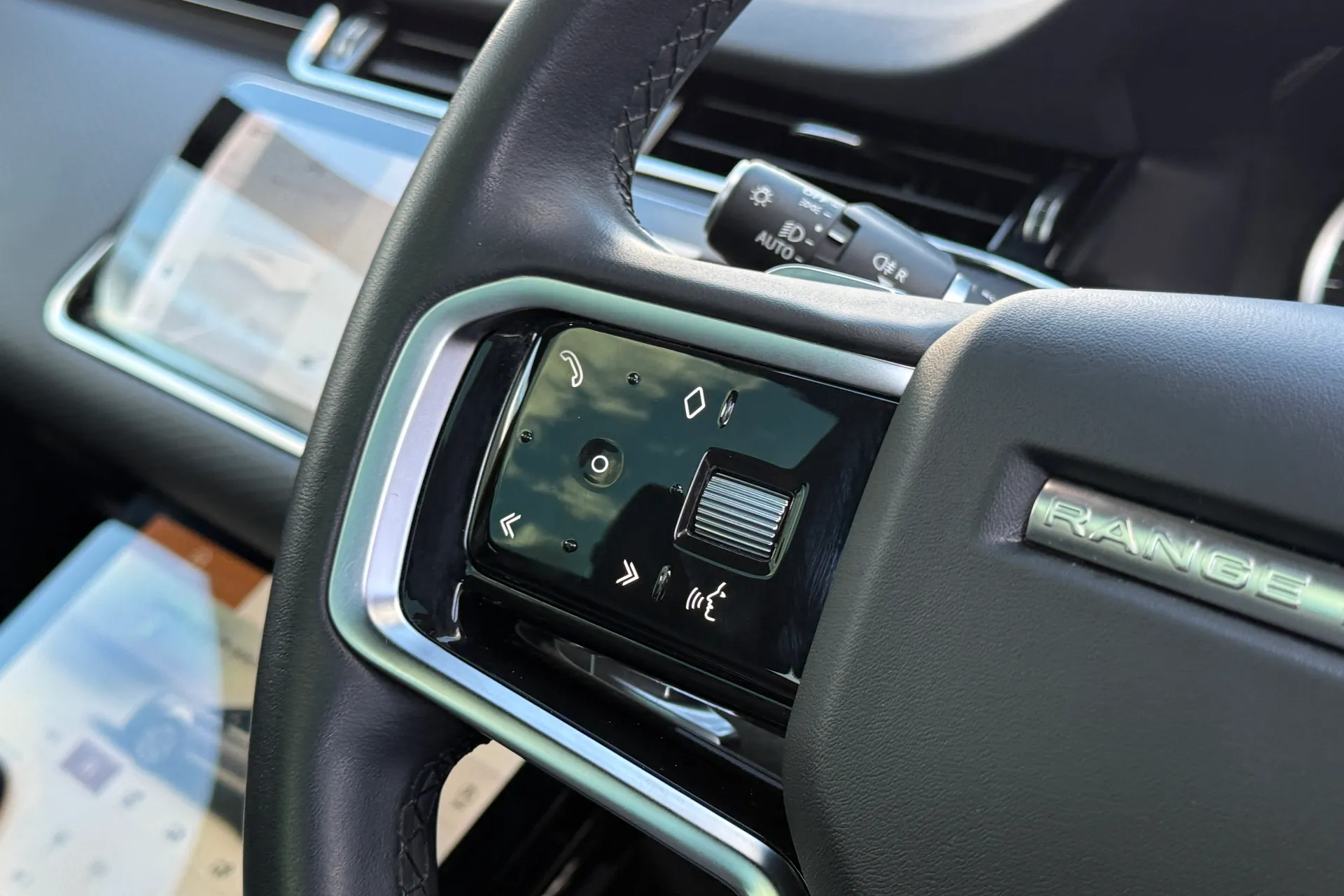 LAND ROVER RANGE ROVER EVOQUE thumbnail image number 29