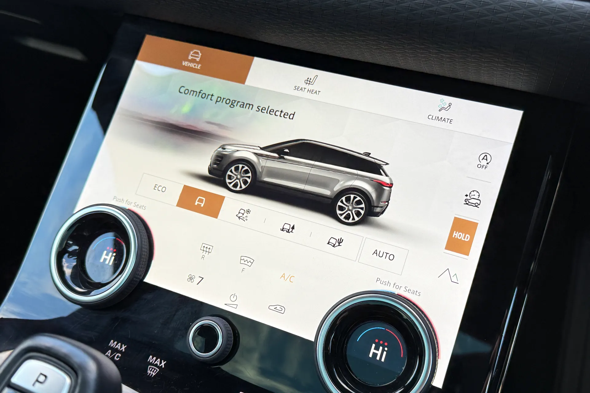 LAND ROVER RANGE ROVER EVOQUE thumbnail image number 35